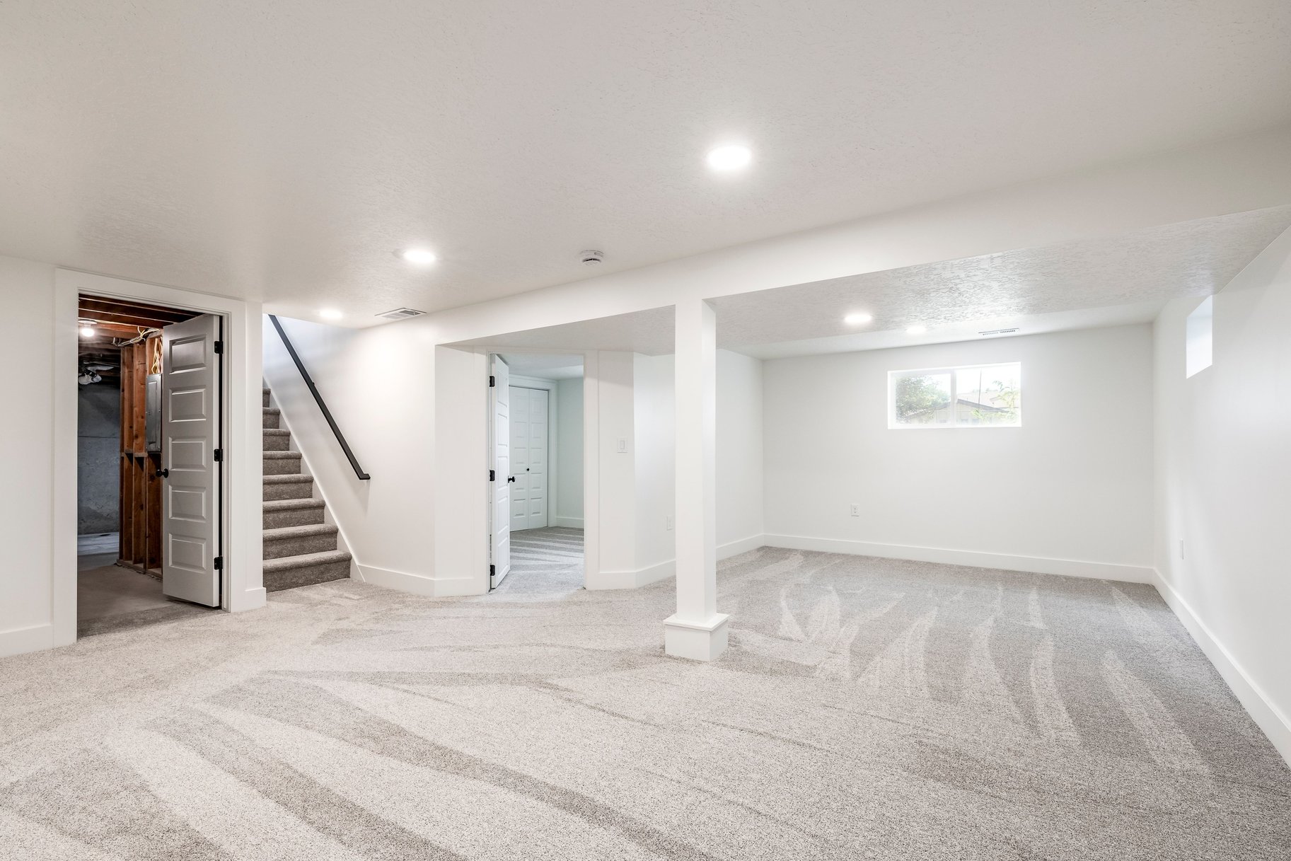  Fully Renovated Rambler With Large Primary En-Suite - 物件實景