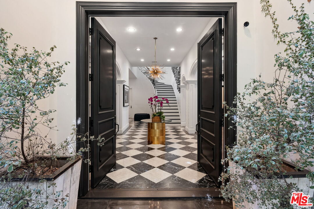 Beverly Hills Post Office, California, 90210, United States, 5 Bedrooms Bedrooms, ,6 BathroomsBathrooms,Residential,For Sale,1723543