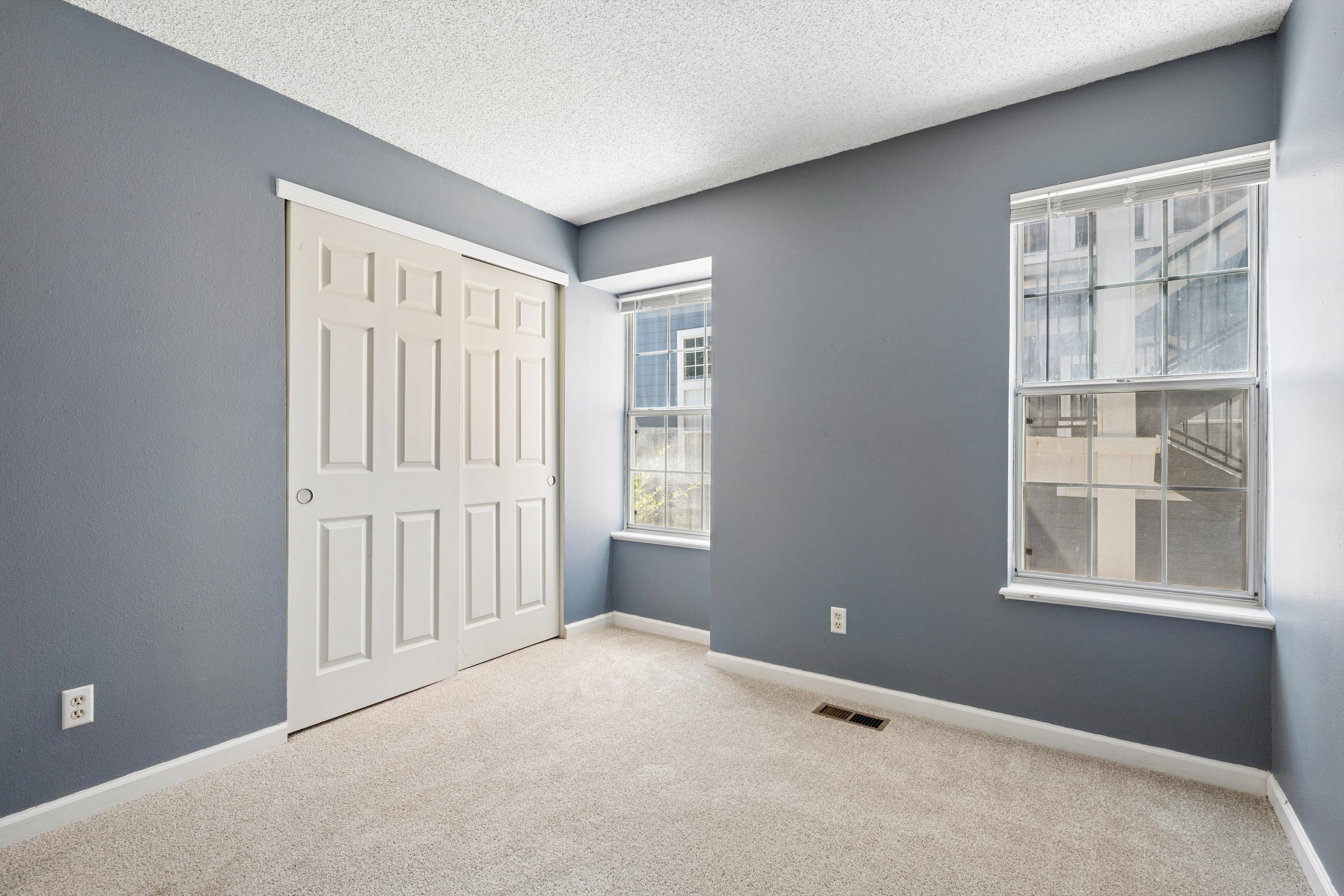  Cedar Bridge Townhome - 物件實景