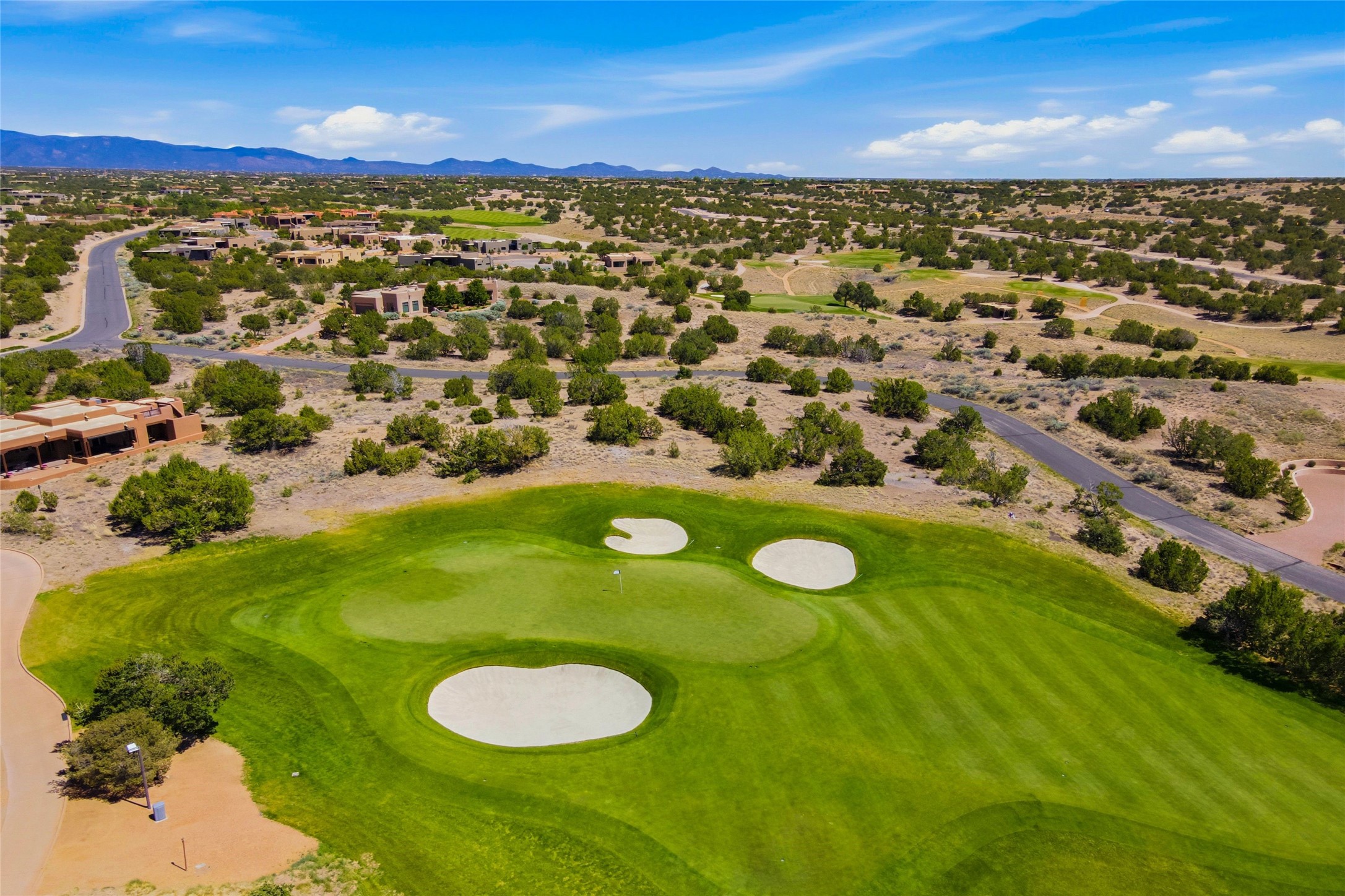  3 Plaza Velasquez Lot 44 - 物件實景