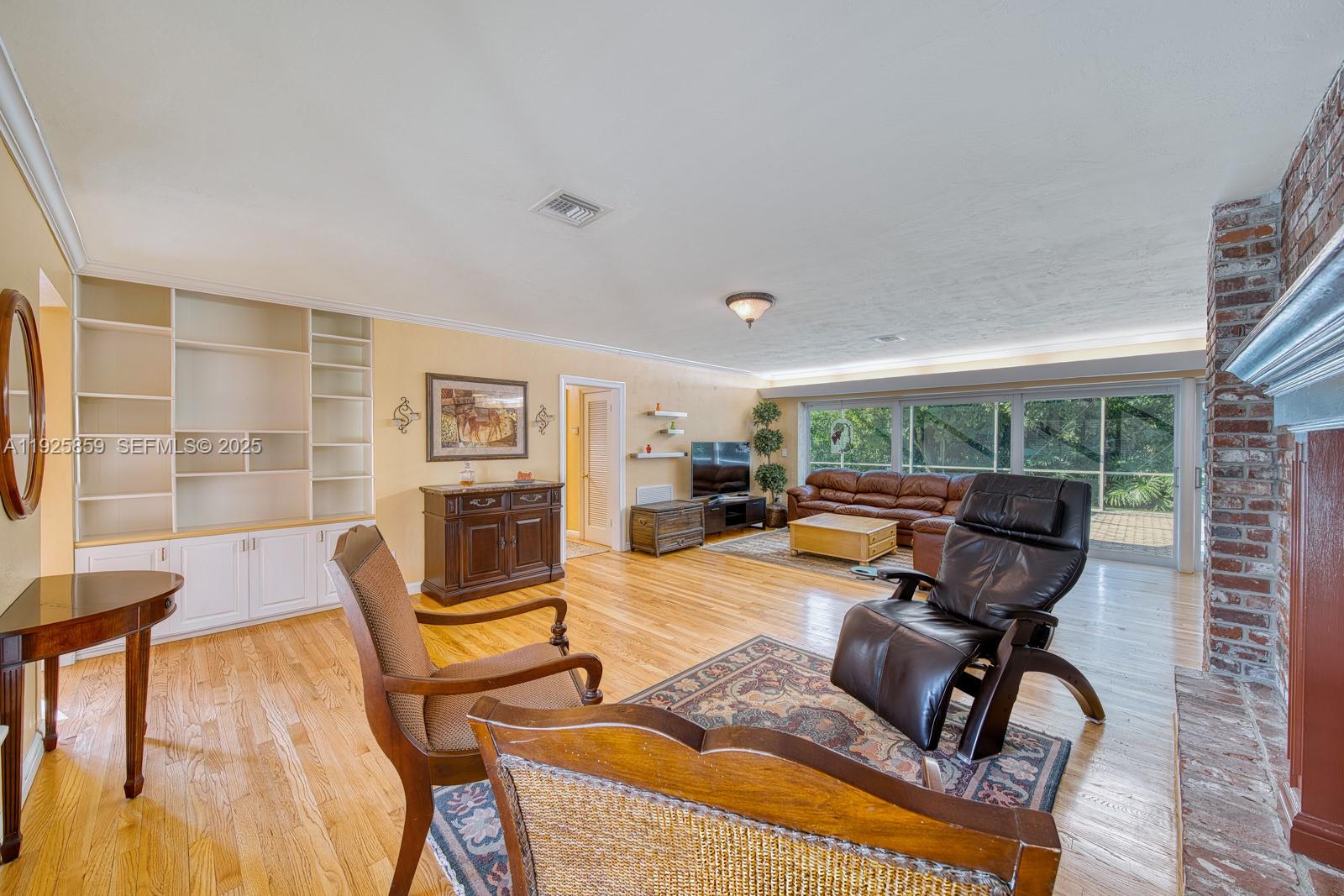 Pinecrest, Florida, 33156, United States, 3 Bedrooms Bedrooms, ,2 BathroomsBathrooms,Residential,For Sale,2003323