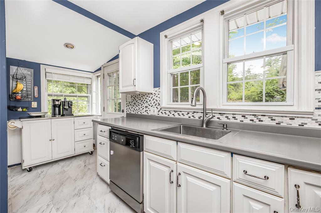 Putnam Valley, New York, 10579, United States, 3 Bedrooms Bedrooms, ,2 BathroomsBathrooms,Residential,For Sale,1974452