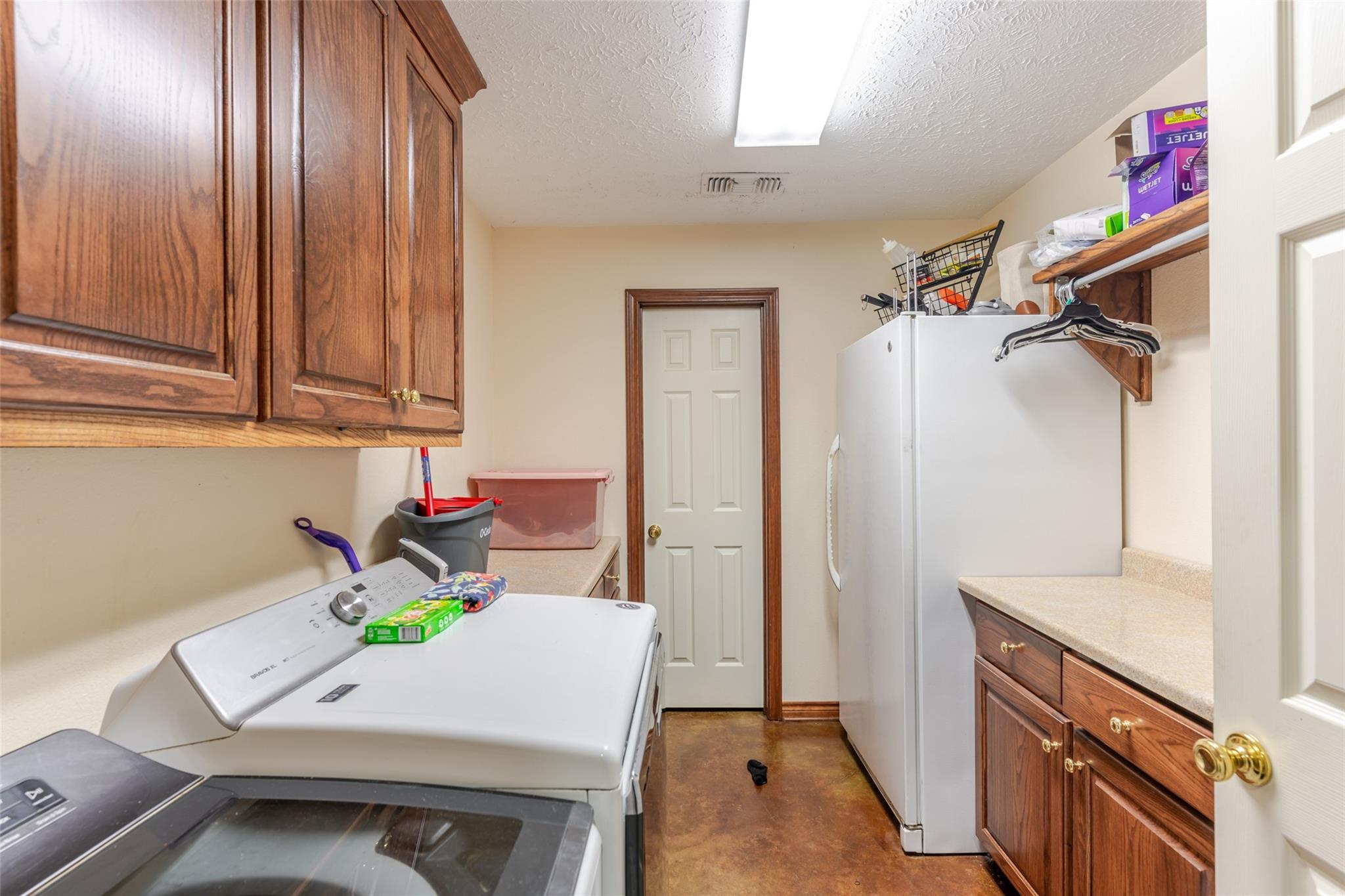 Annona, Texas, 75550, United States, 4 Bedrooms Bedrooms, ,2 BathroomsBathrooms,Residential,For Sale,1921529