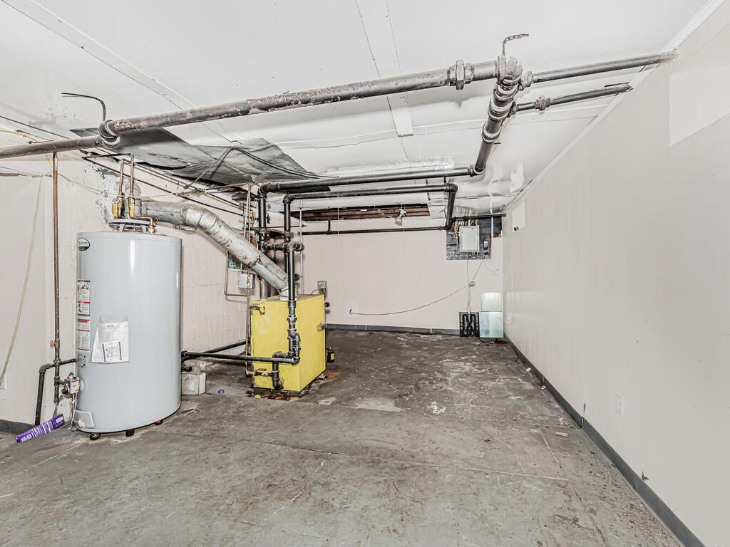 Yonkers, New York, 10710, United States, 5 Bedrooms Bedrooms, ,3 BathroomsBathrooms,Residential,For Sale,1983981