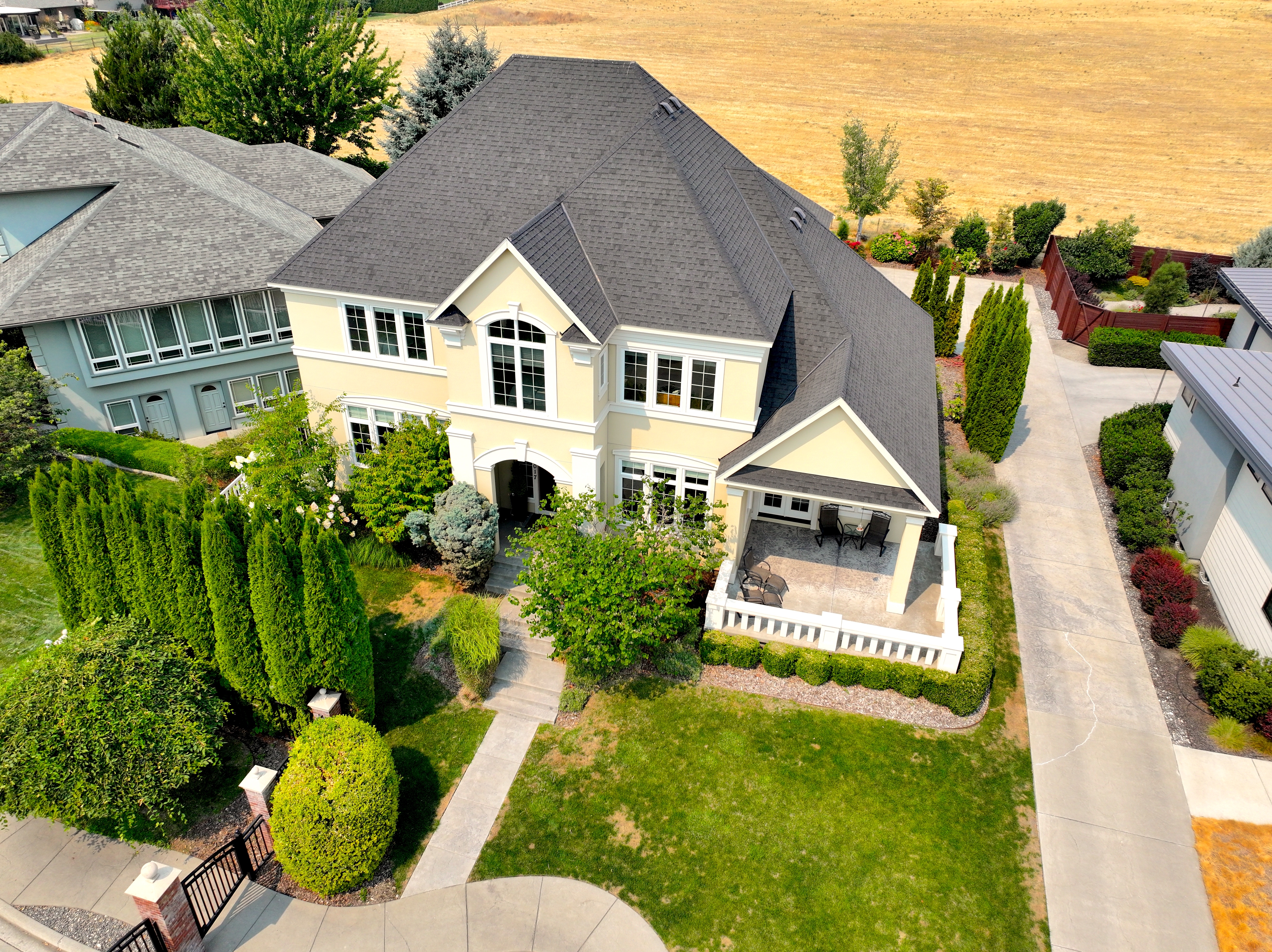  1017 SE Crestlane Drive - 物件實景