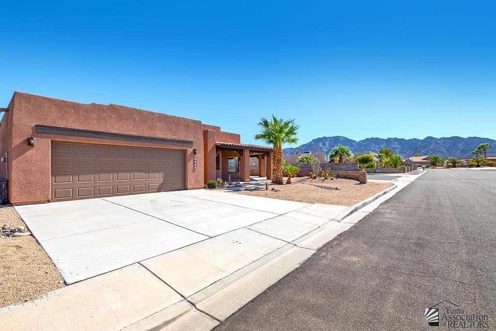 Yuma, Arizona, 85367, United States, 3 Bedrooms Bedrooms, ,2 BathroomsBathrooms,Residential,For Sale,1976192