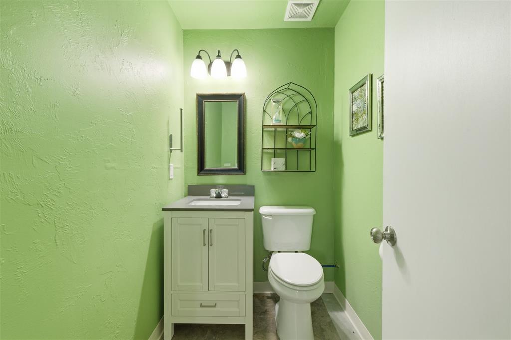 Mustang, Oklahoma, 73064, United States, 4 Bedrooms Bedrooms, ,4 BathroomsBathrooms,Residential,For Sale,1966333