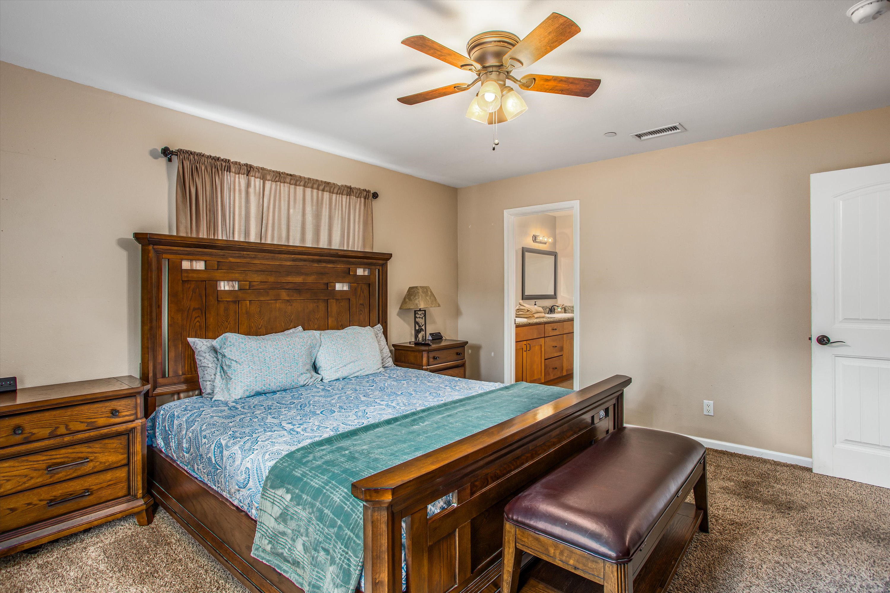 Sugarloaf, California, 92386, United States, 4 Bedrooms Bedrooms, ,2 BathroomsBathrooms,Residential,For Sale,1848559