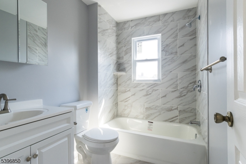 Linden City, New Jersey, 07036, United States, 3 Bedrooms Bedrooms, ,2 BathroomsBathrooms,Residential,For Sale,1991608