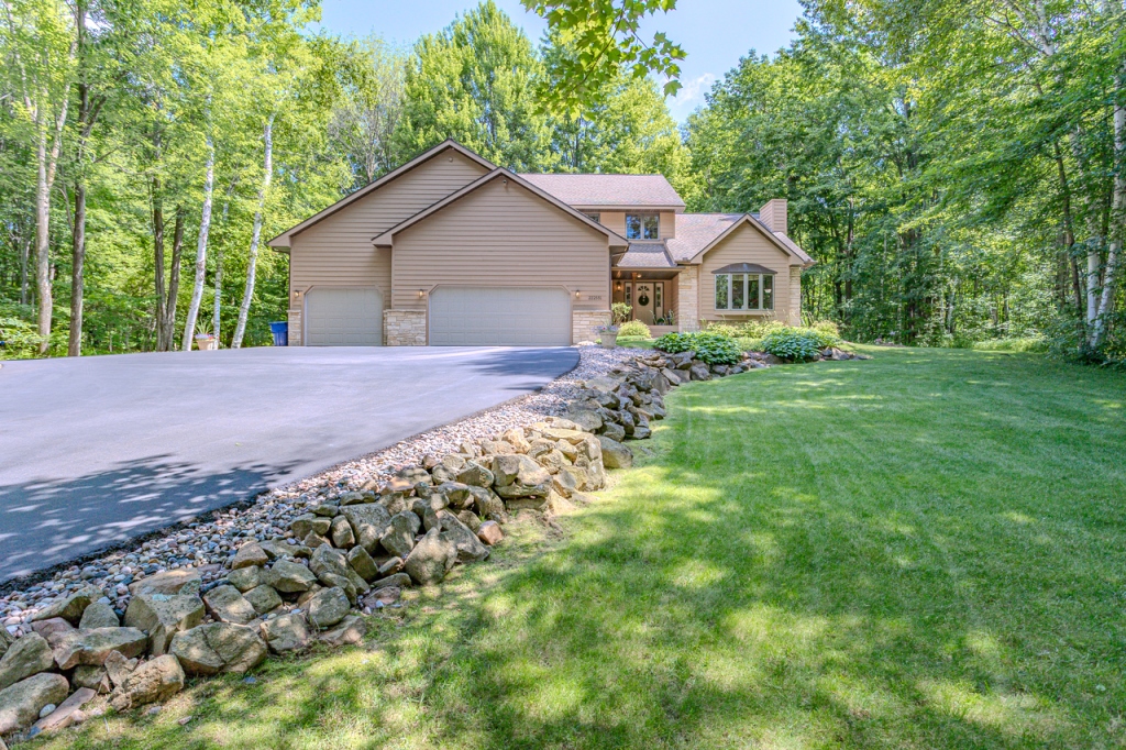 Wausau, Wisconsin, 54401, United States, 4 Bedrooms Bedrooms, ,3 BathroomsBathrooms,Residential,For Sale,1889957
