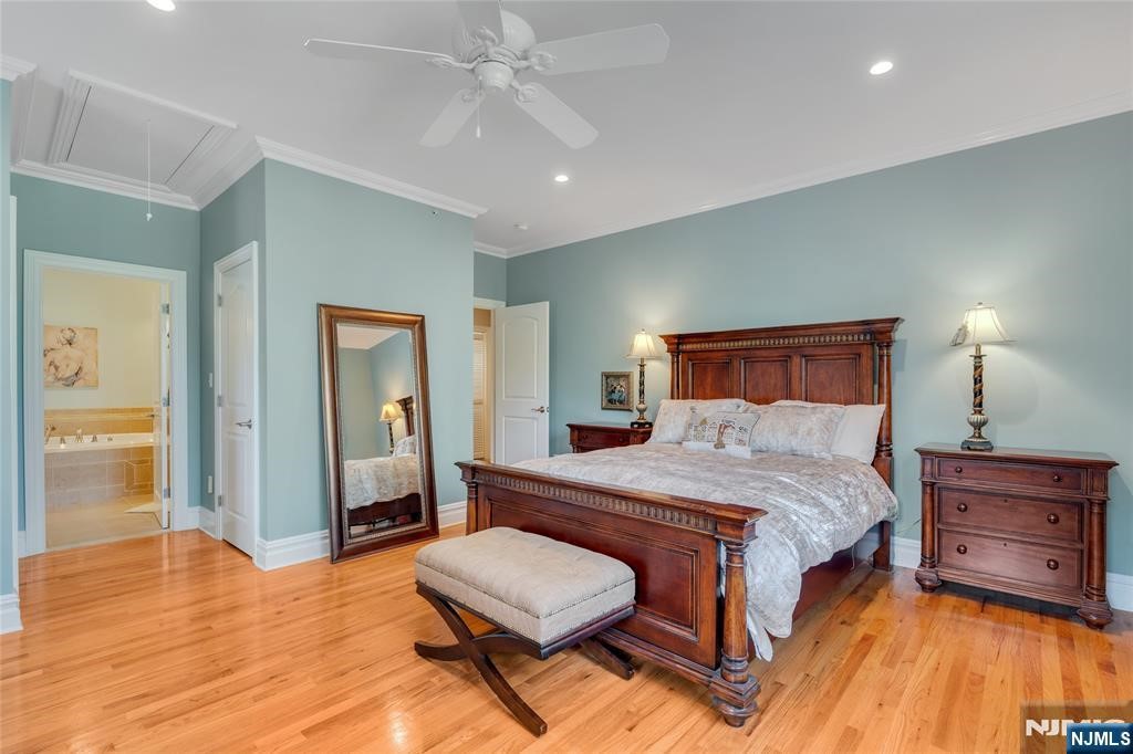 Morristown Town, New Jersey, 07960, United States, 2 Bedrooms Bedrooms, ,3 BathroomsBathrooms,Residential,For Sale,1993280