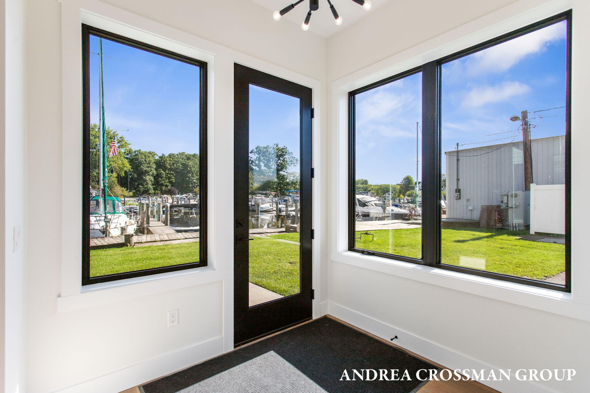 South Haven, Michigan, 49090, United States, 3 Bedrooms Bedrooms, ,3 BathroomsBathrooms,Residential,For Sale,1987512