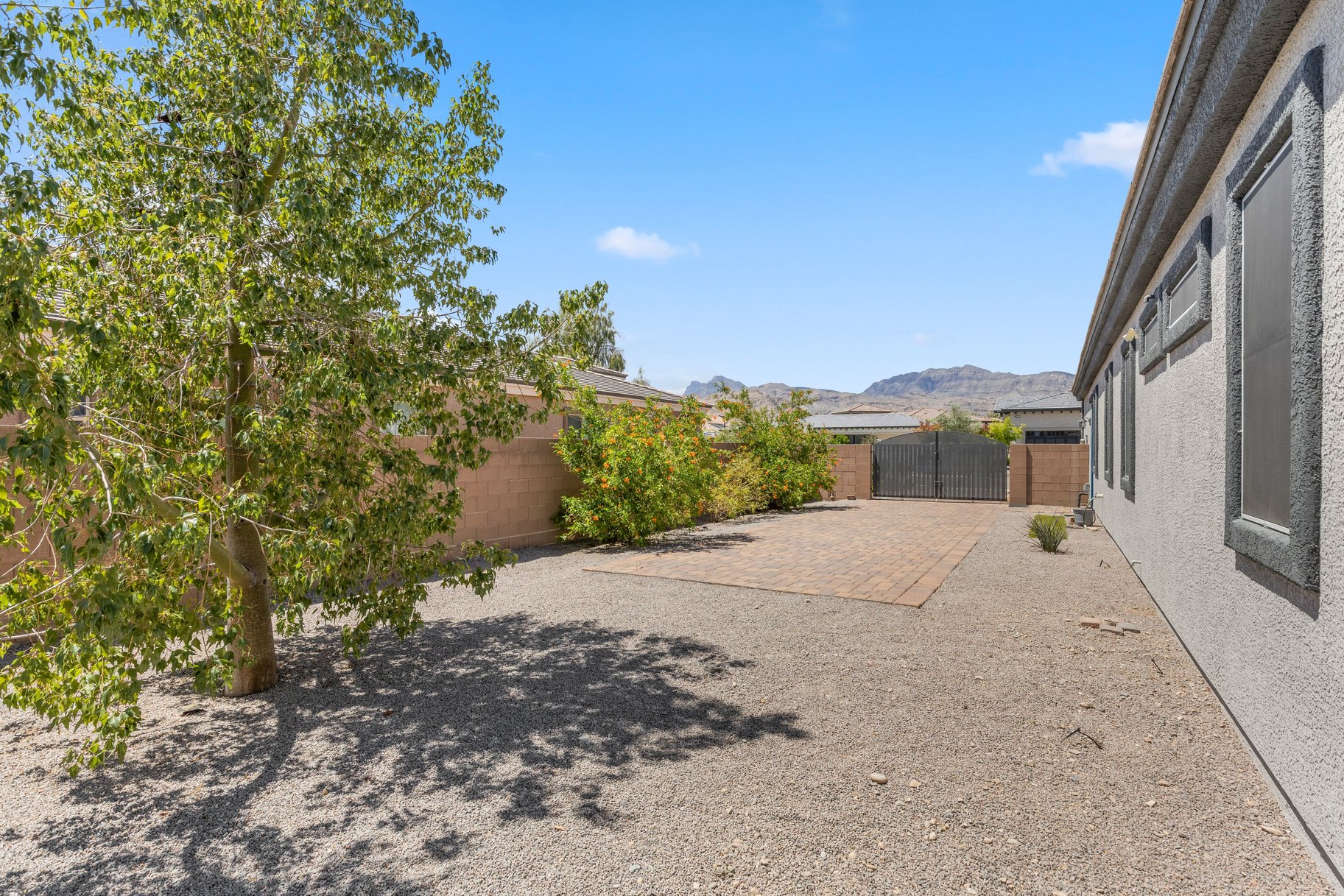  Over Half-Acre Lot Estate with No HOA & Endless Flexibility - 物件實景