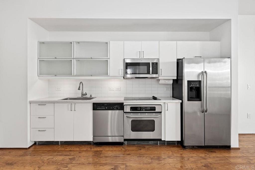 San Diego, California, 92101, United States, 2 Bedrooms Bedrooms, ,2 BathroomsBathrooms,Residential,For Sale,1992080