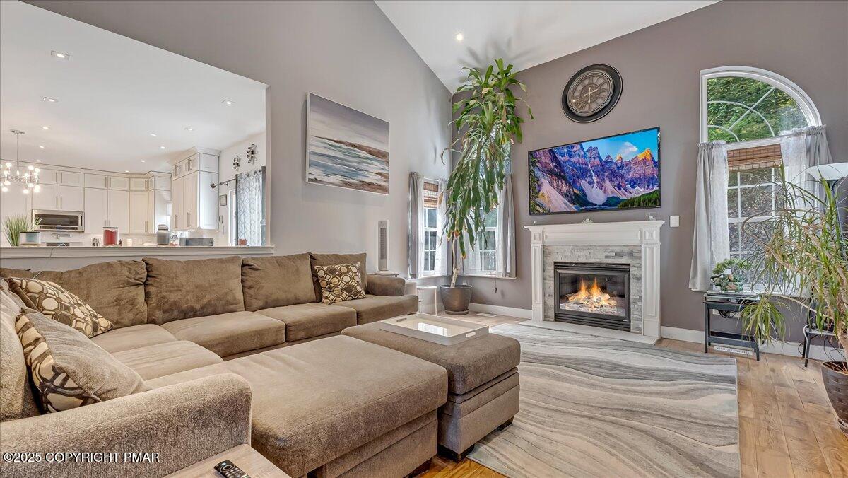 East Stroudsburg, Pennsylvania, 18302, United States, 5 Bedrooms Bedrooms, ,4 BathroomsBathrooms,Residential,For Sale,1980579