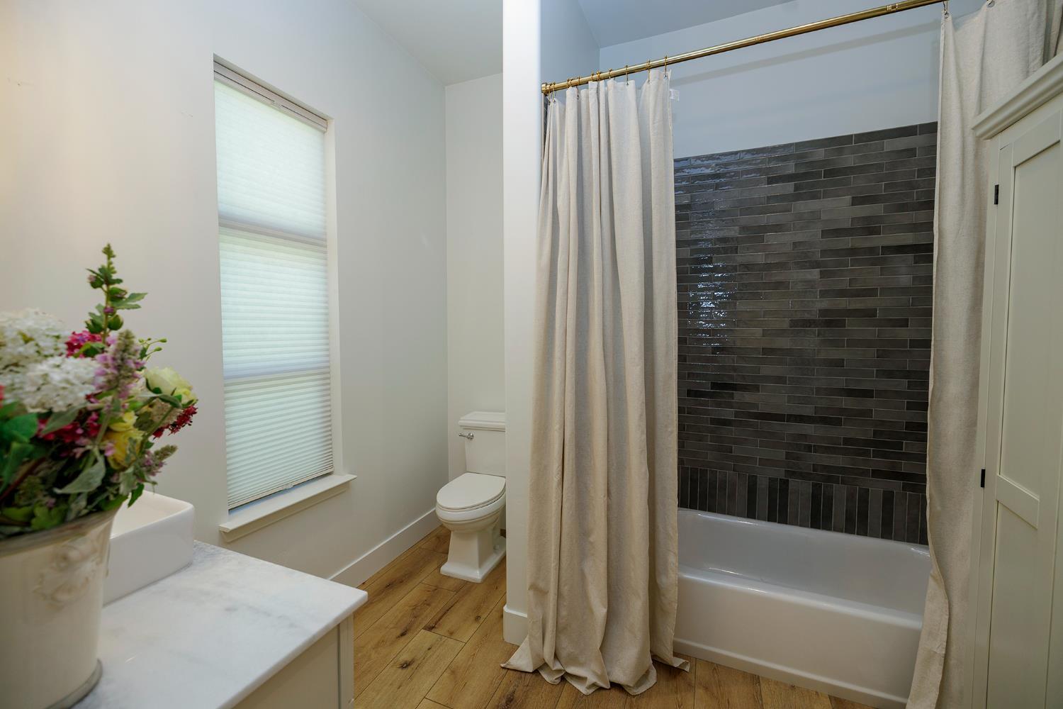 Modesto, California, 95357, United States, 4 Bedrooms Bedrooms, ,4 BathroomsBathrooms,Residential,For Sale,1976586