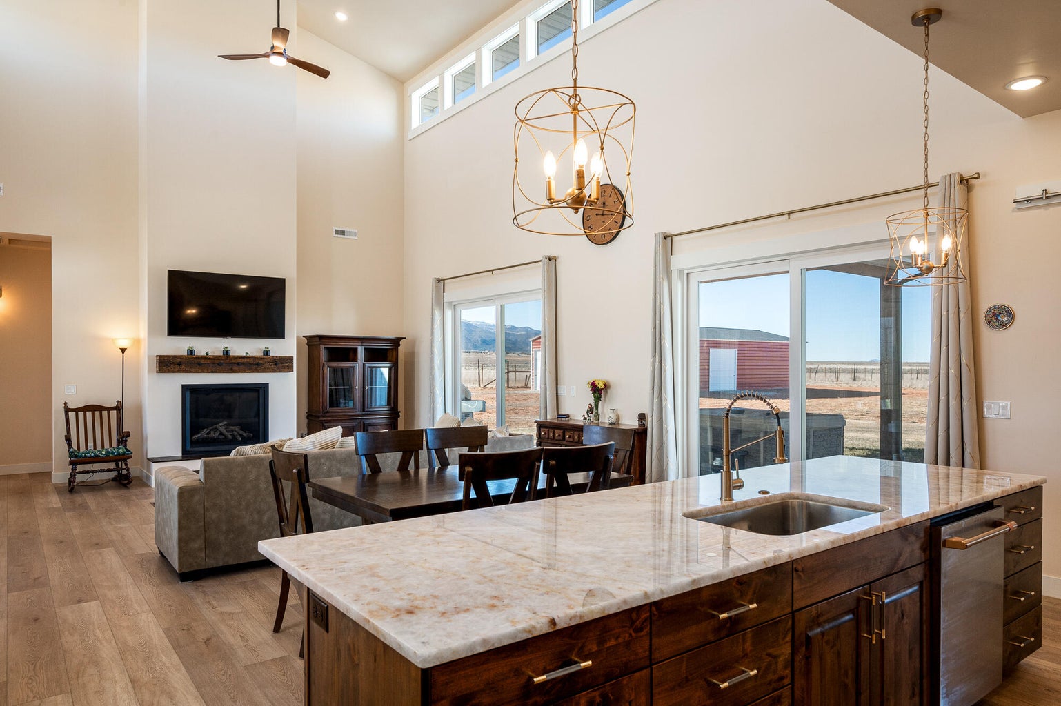 Parowan, Utah, 84761, United States, 3 Bedrooms Bedrooms, ,3 BathroomsBathrooms,Residential,For Sale,1992445