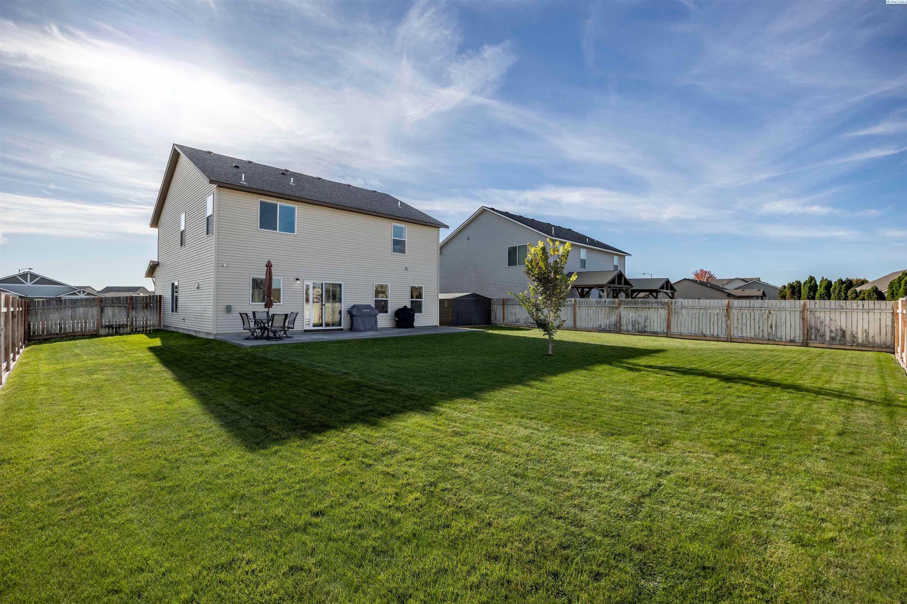 Pasco, Washington, 99301, United States, 4 Bedrooms Bedrooms, ,3 BathroomsBathrooms,Residential,For Sale,1974657