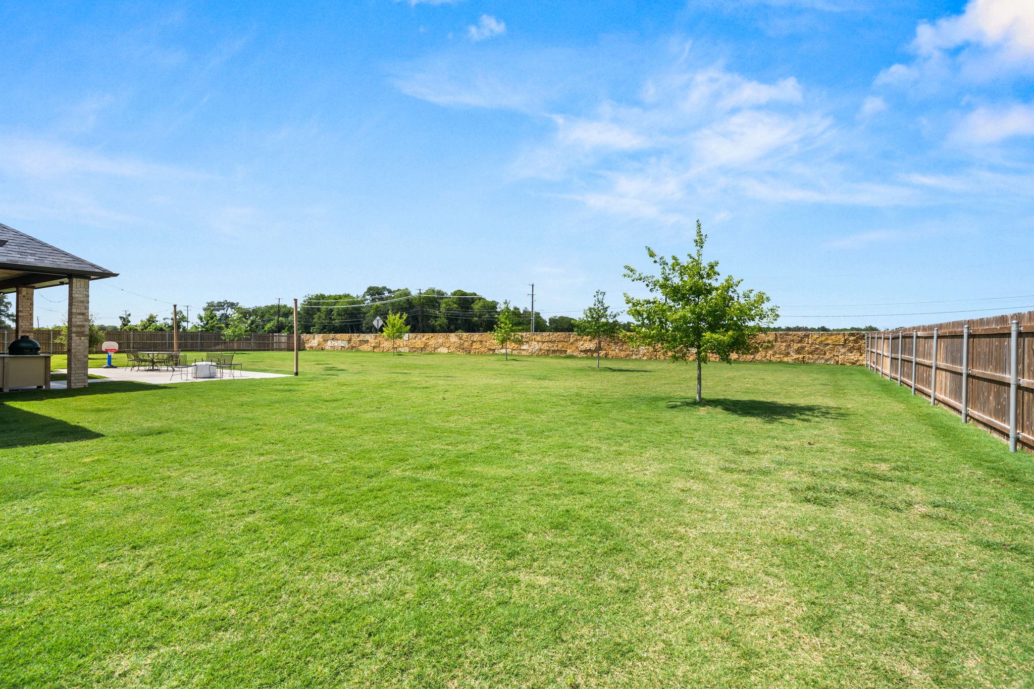  South Temple Home  Modern Comfort, Energy Efficent, All On .76/Acres - 物件實景