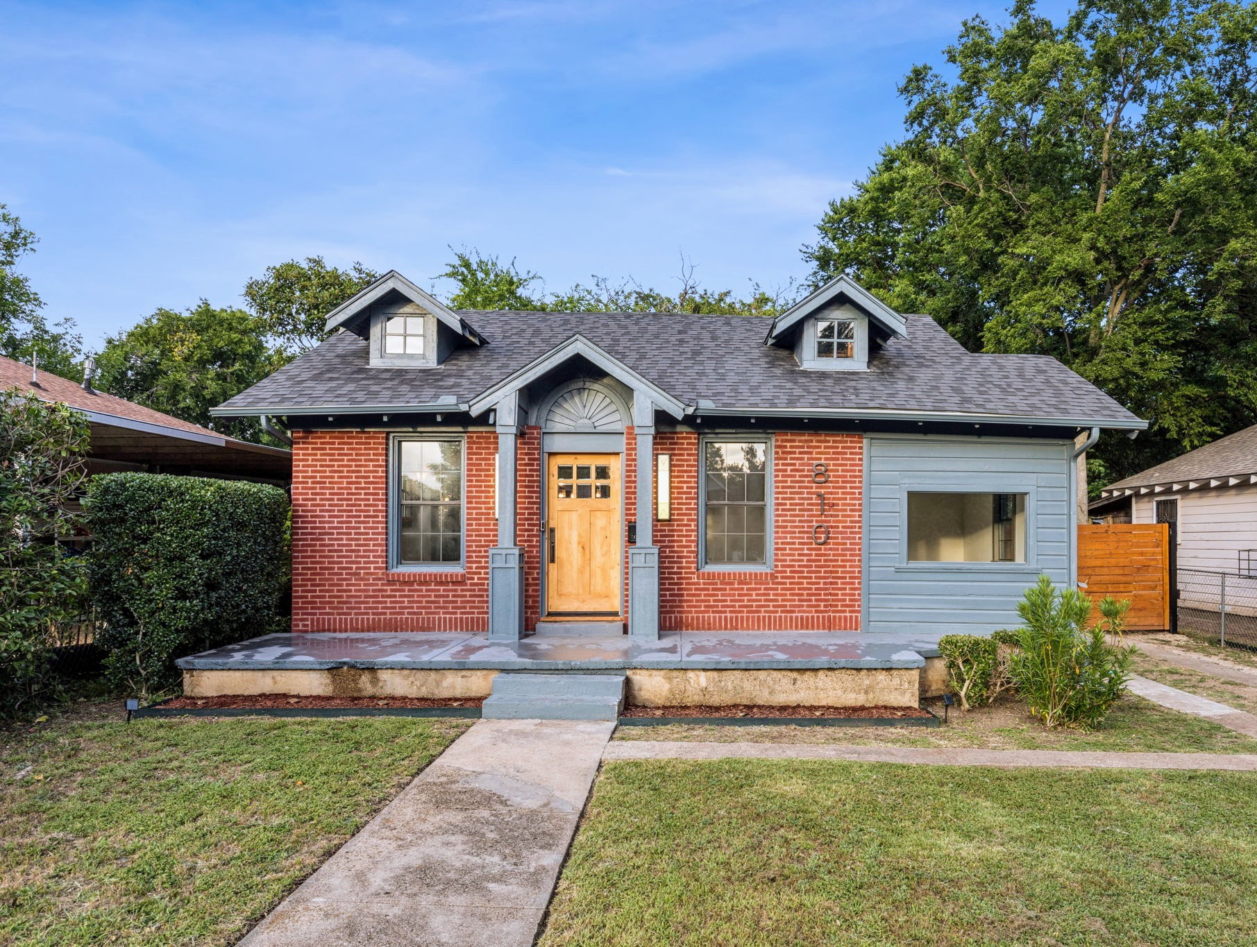 Dallas, Texas, 75208, United States, 3 Bedrooms Bedrooms, ,3 BathroomsBathrooms,Residential,For Sale,1926377