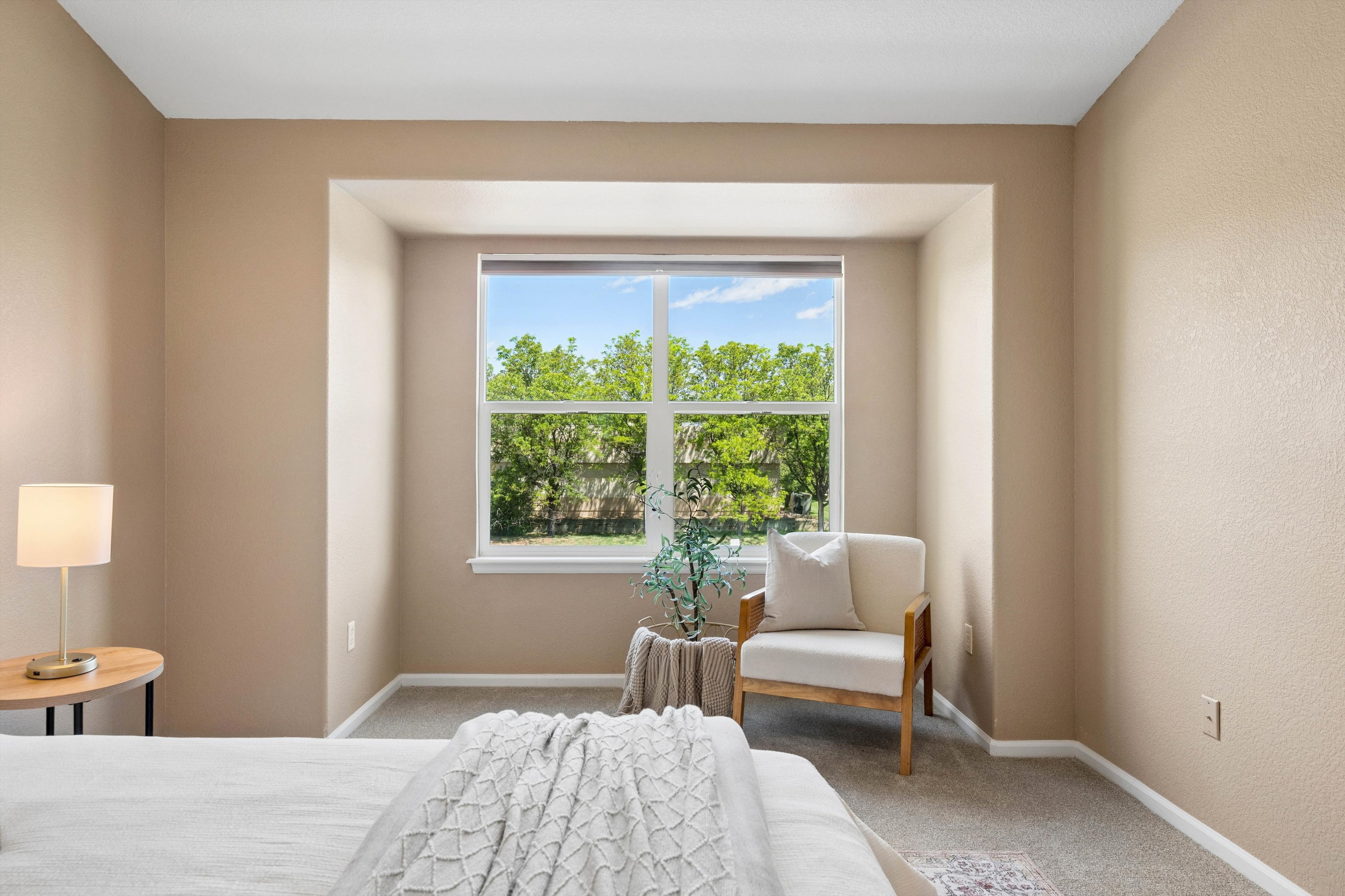 Refreshed, Move-in Ready, And Priced With The Market In Mind - 物件實景