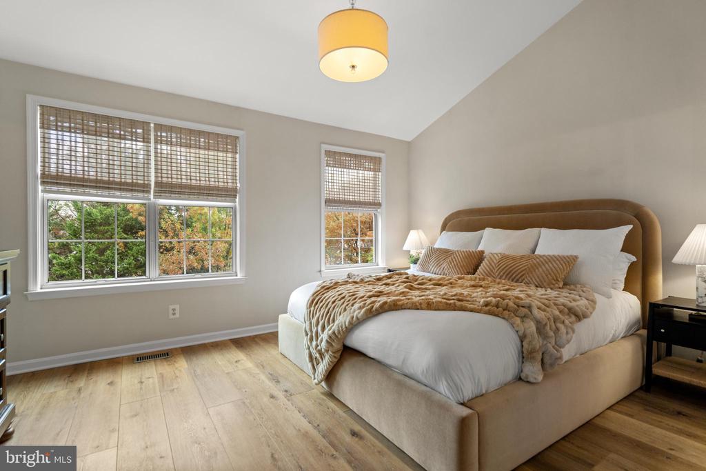 Sterling, Virginia, 20165, United States, 3 Bedrooms Bedrooms, ,4 BathroomsBathrooms,Residential,For Sale,1984617