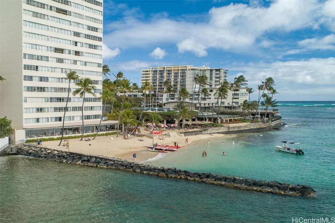 Honolulu, Hawaii, 96815, United States, 2 Bedrooms Bedrooms, ,4 BathroomsBathrooms,Residential,For Sale,1713125