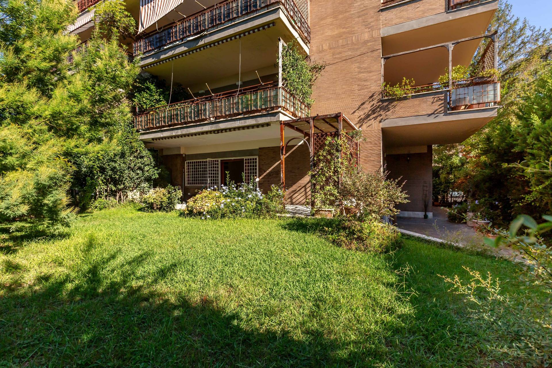 Roma, Roma, 00100, IT, 3 Bedrooms Bedrooms, ,2 BathroomsBathrooms,Residential,For Sale,1963202