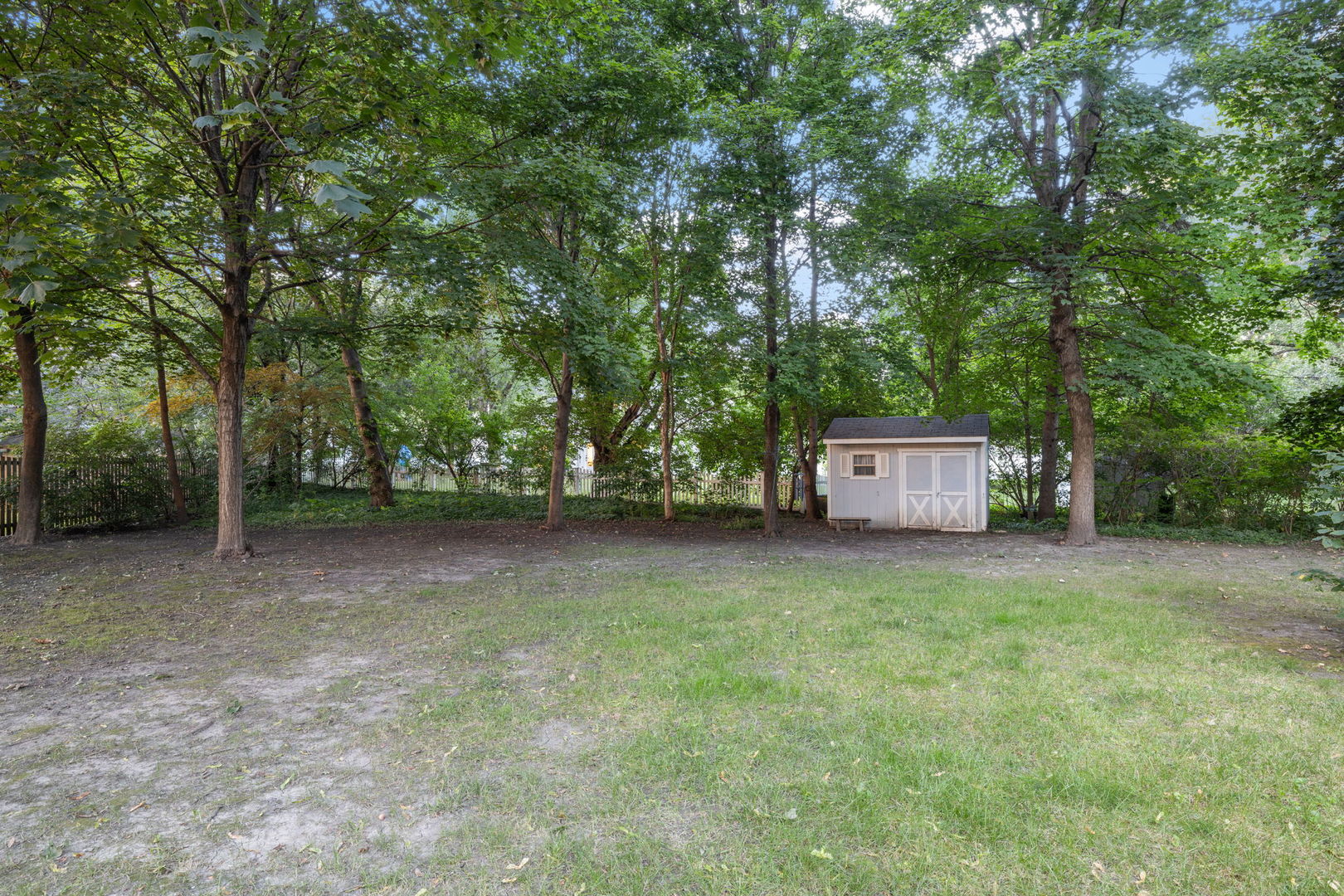Wheaton, Illinois, 60189, United States, 5 Bedrooms Bedrooms, ,3 BathroomsBathrooms,Residential,For Sale,1941068