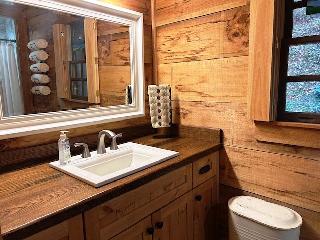 West Jefferson, North Carolina, 28694, United States, 2 Bedrooms Bedrooms, ,2 BathroomsBathrooms,Residential,For Sale,1986104