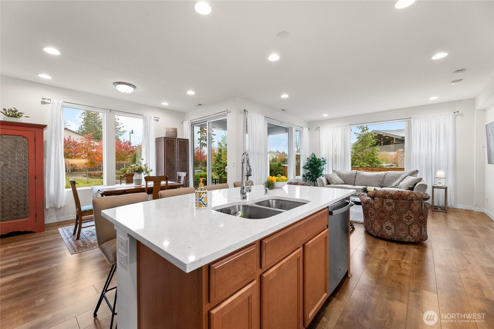 MAPLE VALLEY, Washington, 98038, United States, 2 Bedrooms Bedrooms, ,2 BathroomsBathrooms,Residential,For Sale,1989729