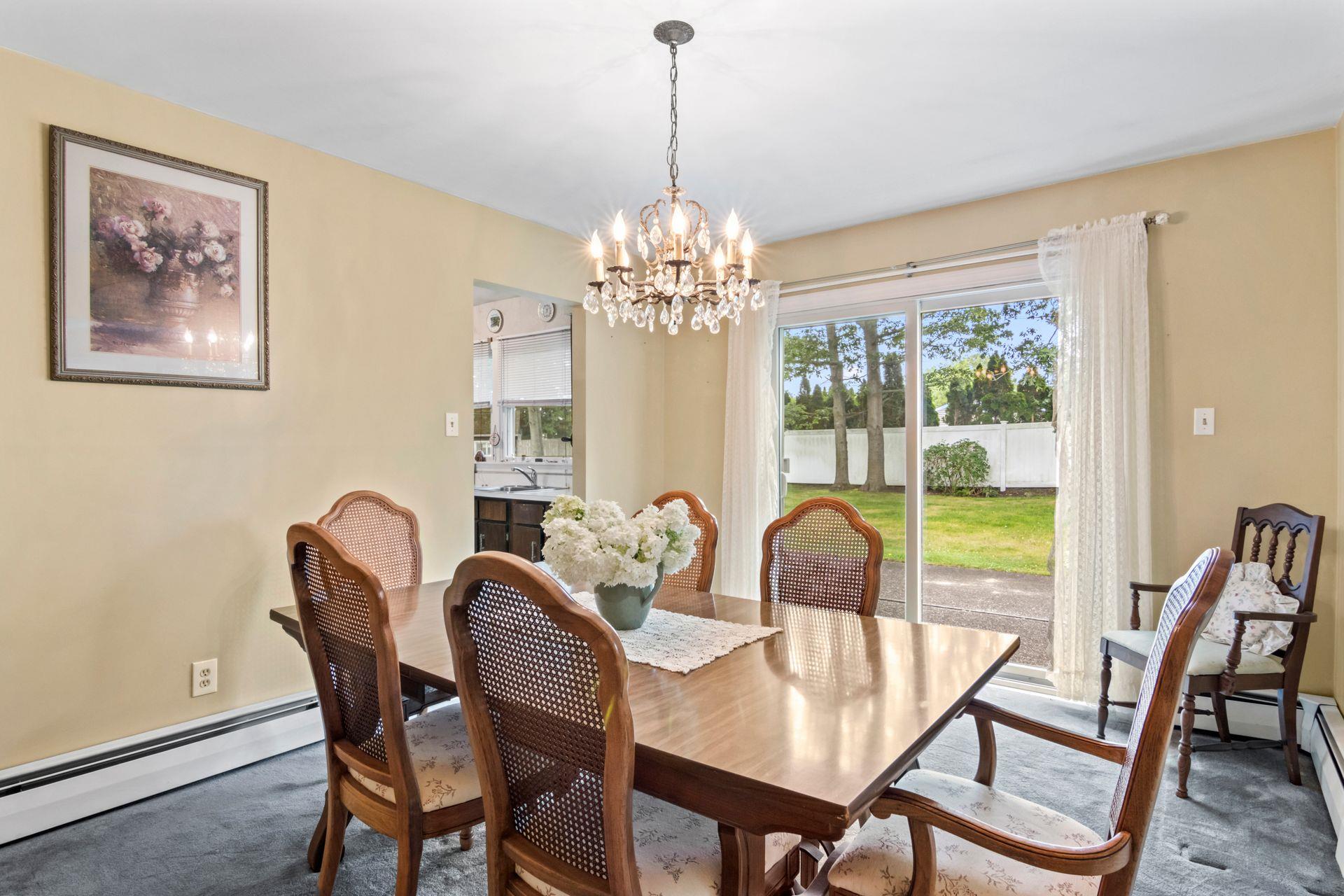 South Setauket, New York, 11720, United States, 3 Bedrooms Bedrooms, ,2 BathroomsBathrooms,Residential,For Sale,1865842