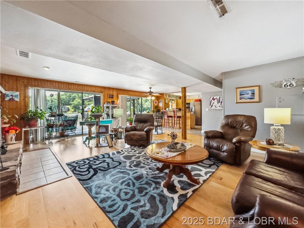 Camdenton, Missouri, 65020, United States, 3 Bedrooms Bedrooms, ,3 BathroomsBathrooms,Residential,For Sale,1849763
