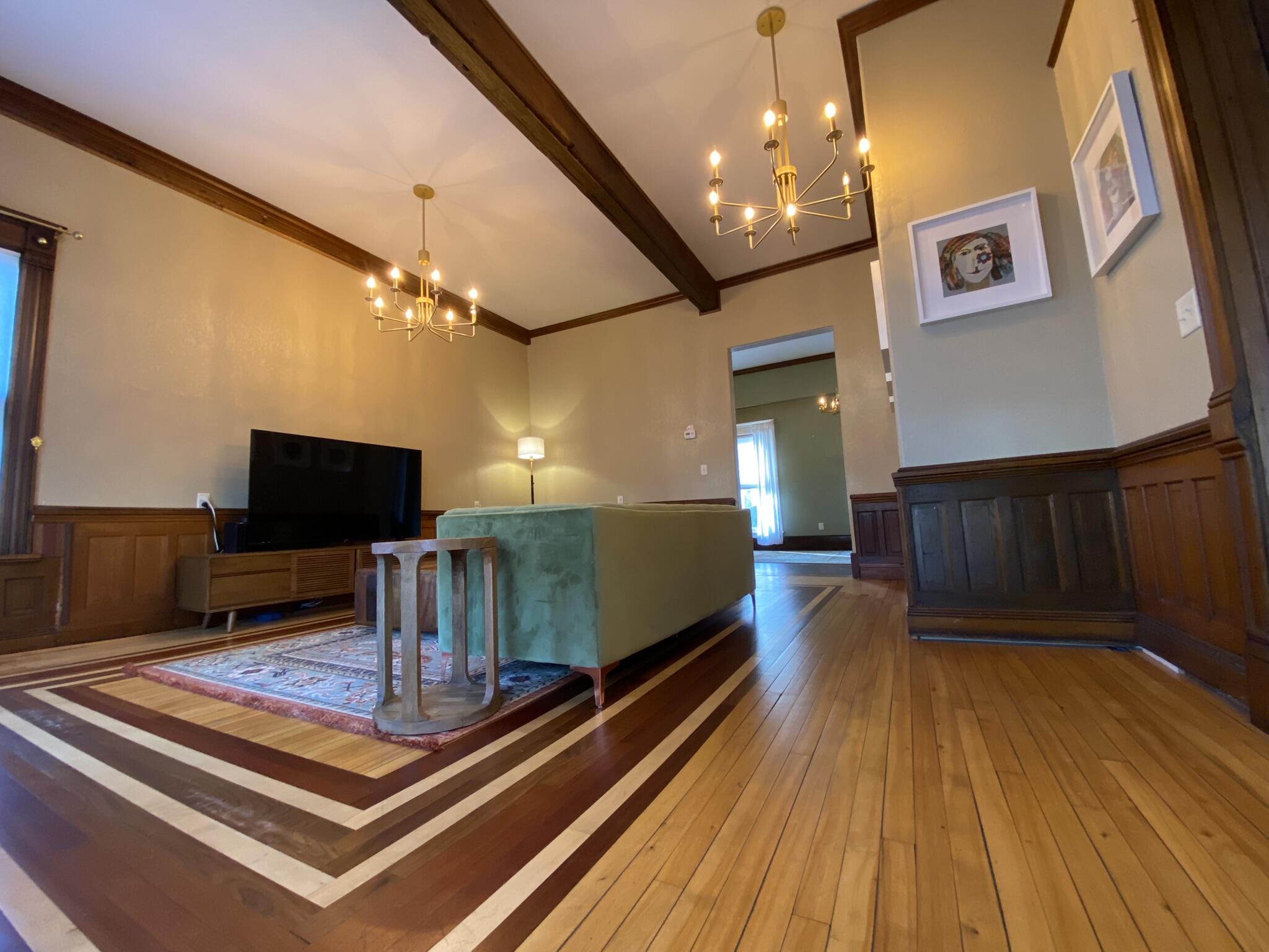La Crosse, Wisconsin, 54601, United States, 6 Bedrooms Bedrooms, ,5 BathroomsBathrooms,Residential,For Sale,2018389