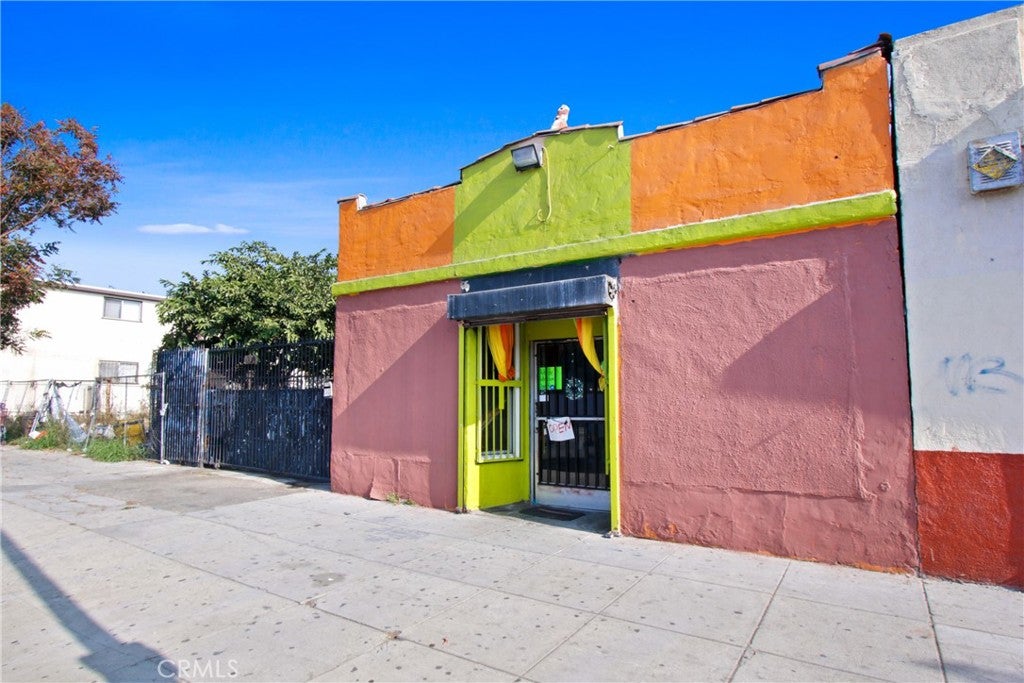Los Angeles, California, 90003, United States, ,Residential,For Sale,1921001