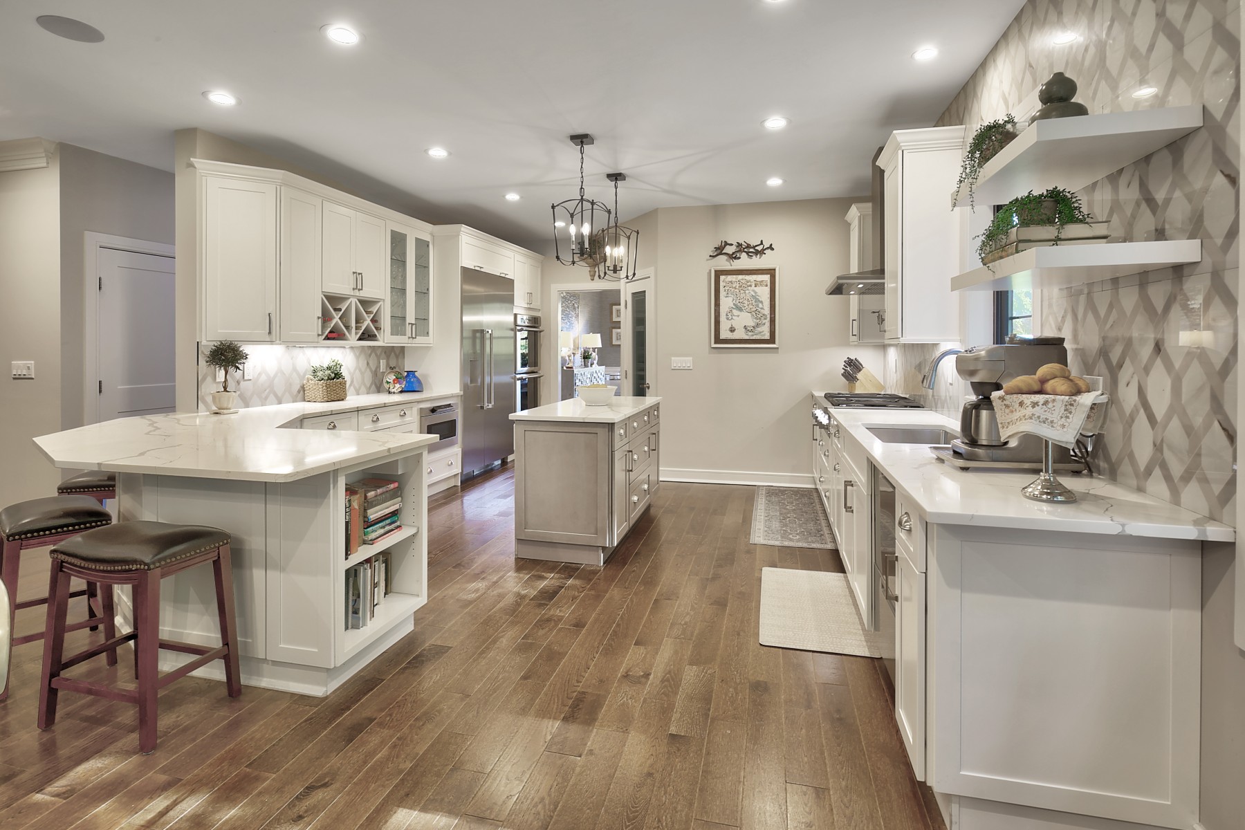  Custom Built Home Blends Classic Elegance with Modern Amenities - 物件實景