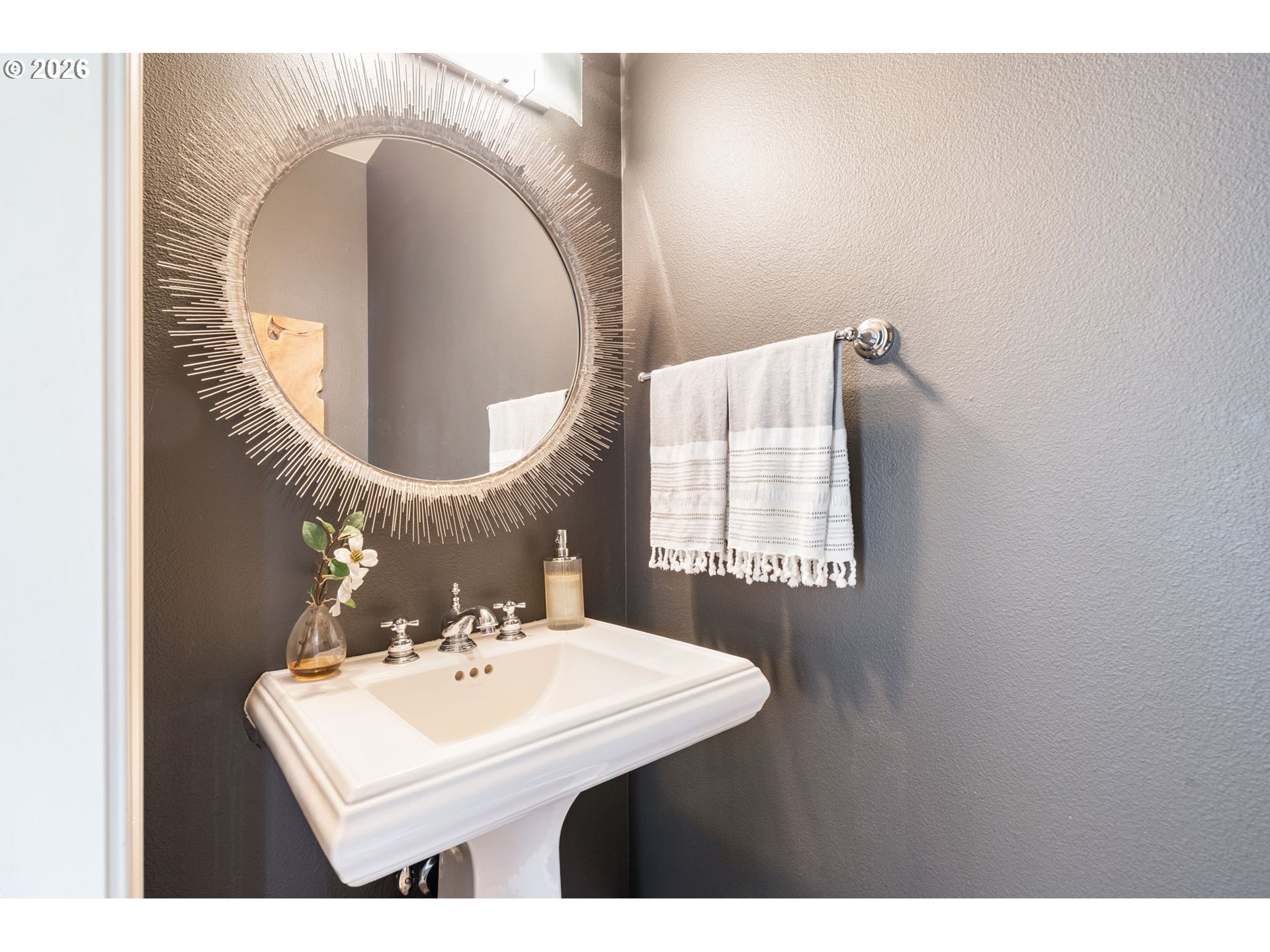 Portland, Oregon, 97229, United States, 2 Bedrooms Bedrooms, ,2 BathroomsBathrooms,Residential,For Sale,2008521