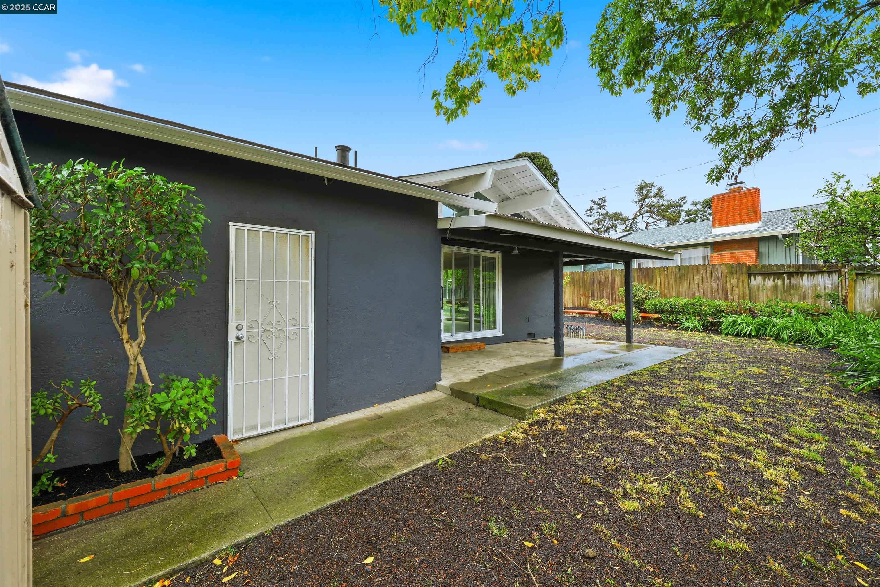 Richmond, California, 94806, United States, 3 Bedrooms Bedrooms, ,2 BathroomsBathrooms,Residential,For Sale,1989695