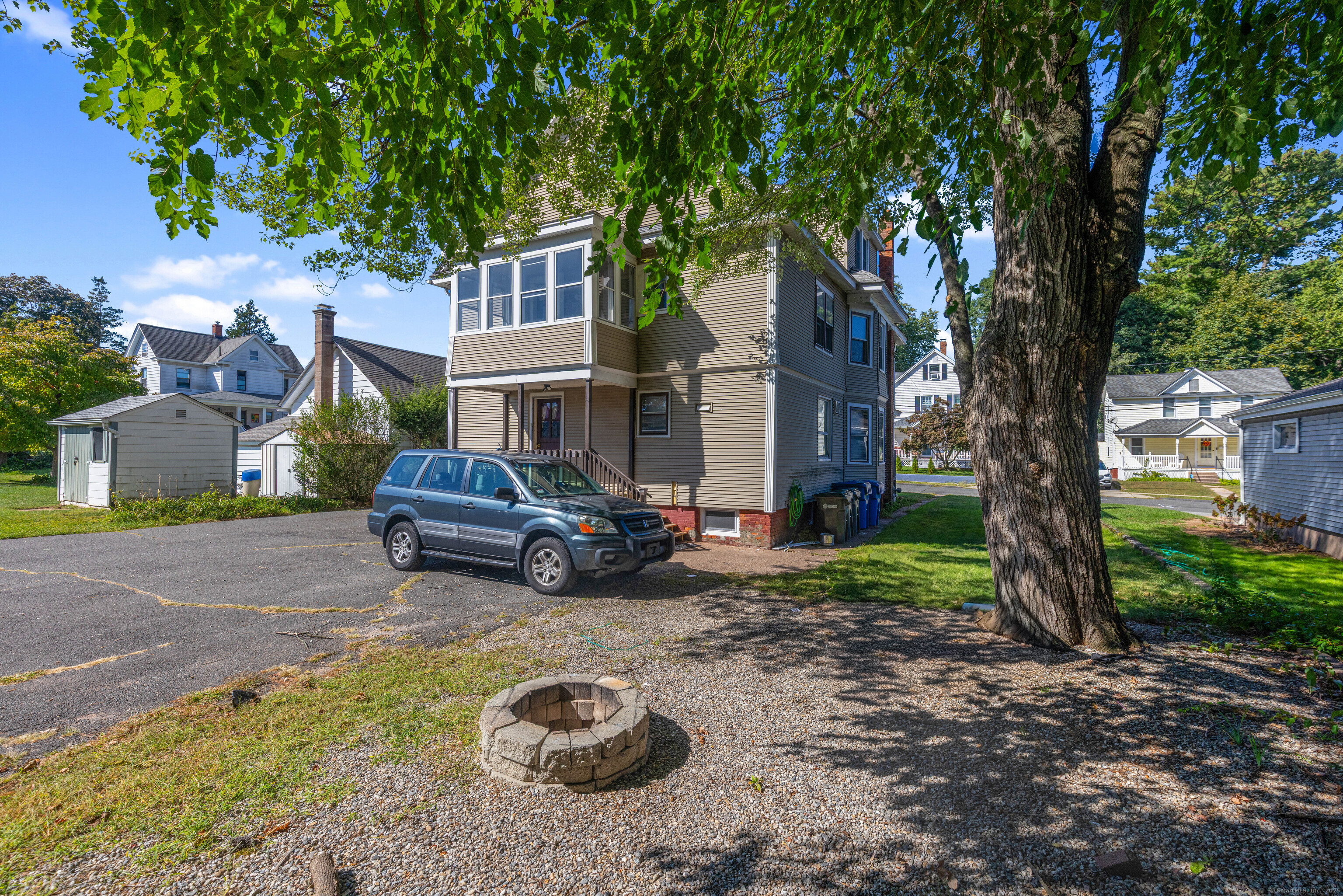 Manchester, Connecticut, 06040, United States, 8 Bedrooms Bedrooms, ,3 BathroomsBathrooms,Residential,For Sale,1957488