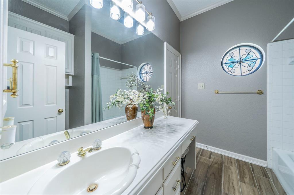 Arlington, Texas, 76013, United States, 4 Bedrooms Bedrooms, ,4 BathroomsBathrooms,Residential,For Sale,1978086