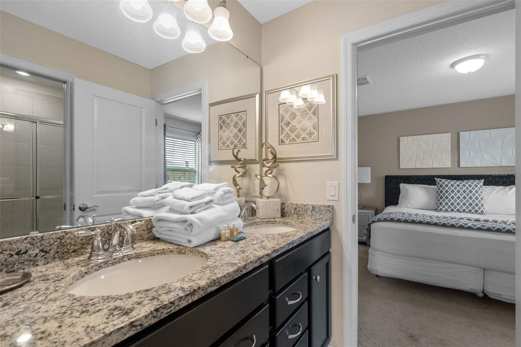 Davenport, Florida, 33897, United States, 10 Bedrooms Bedrooms, ,8 BathroomsBathrooms,Residential,For Sale,1897449