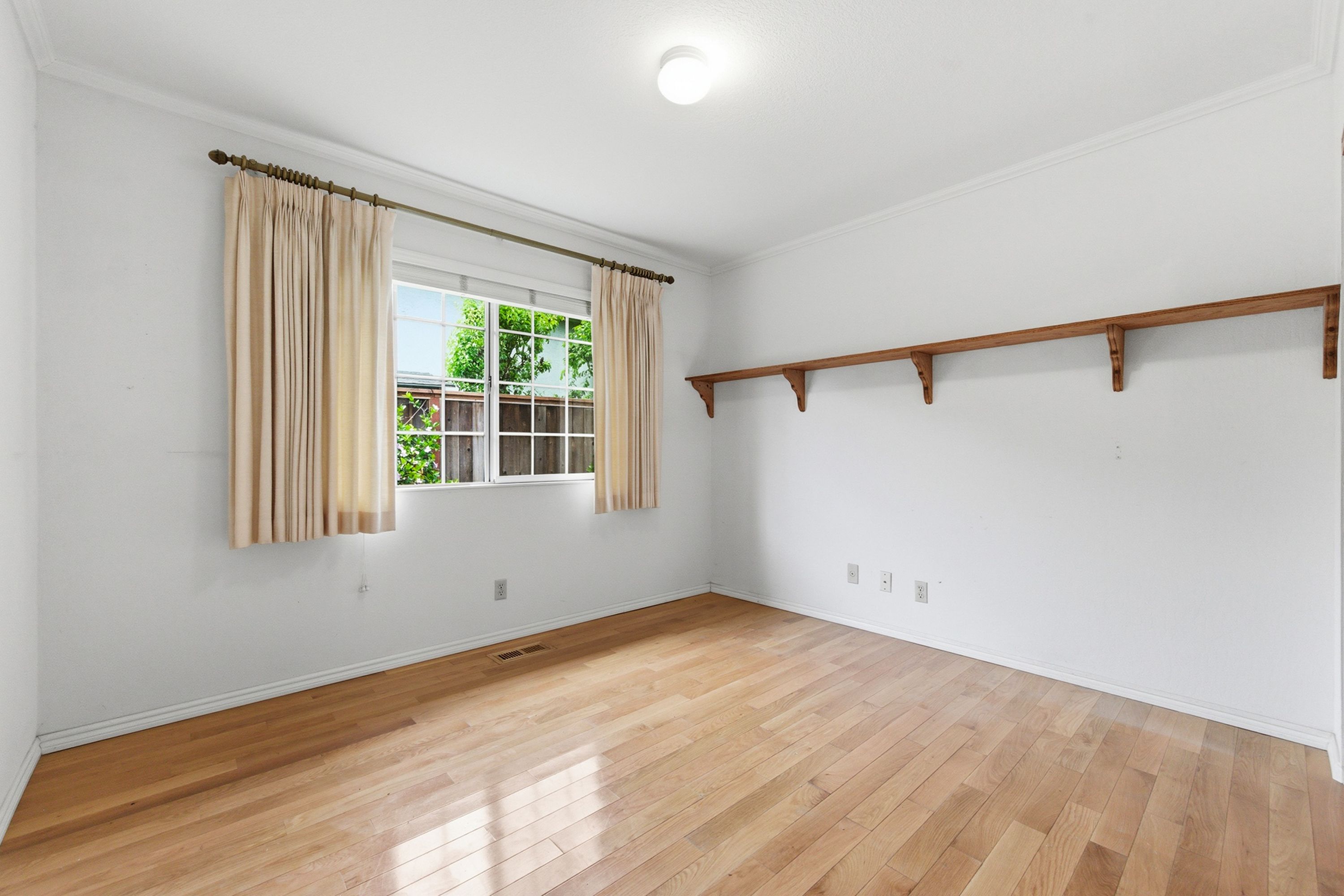  Charm and Opportunity in Browns Valley - 物件實景