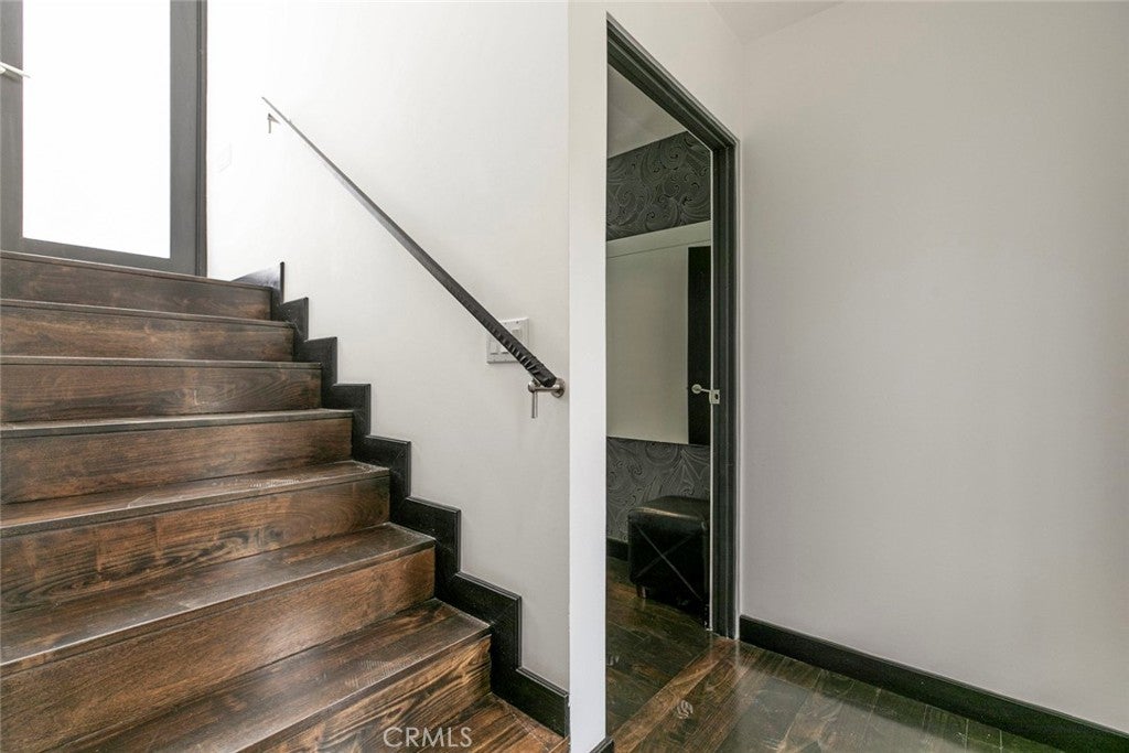 Woodland Hills, California, 91364, United States, 3 Bedrooms Bedrooms, ,3 BathroomsBathrooms,Residential,For Sale,1942330