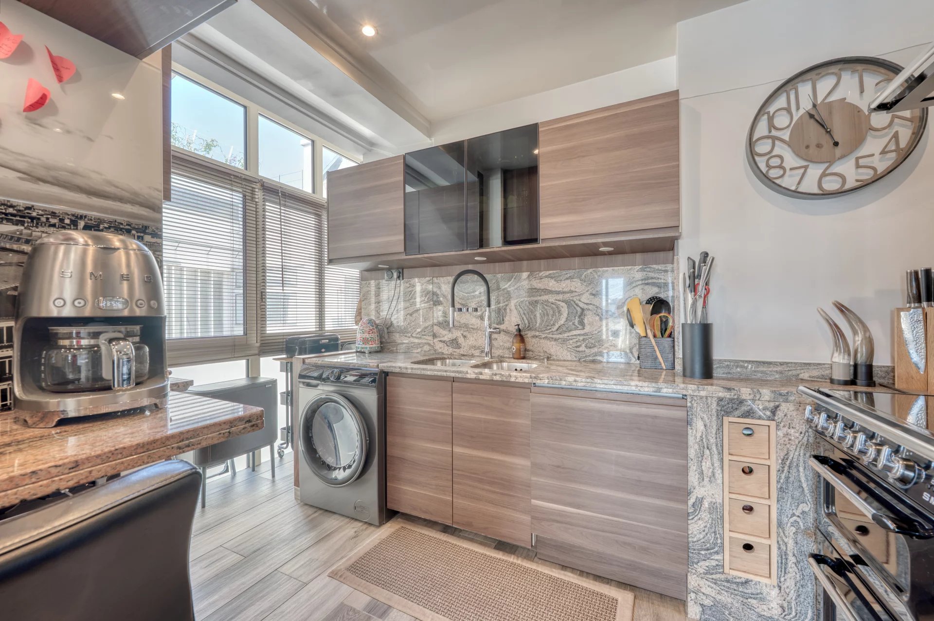 Paris 16th, Île-de-France, 75016, FR, 2 Bedrooms Bedrooms, ,3 BathroomsBathrooms,Residential,For Sale,1837594