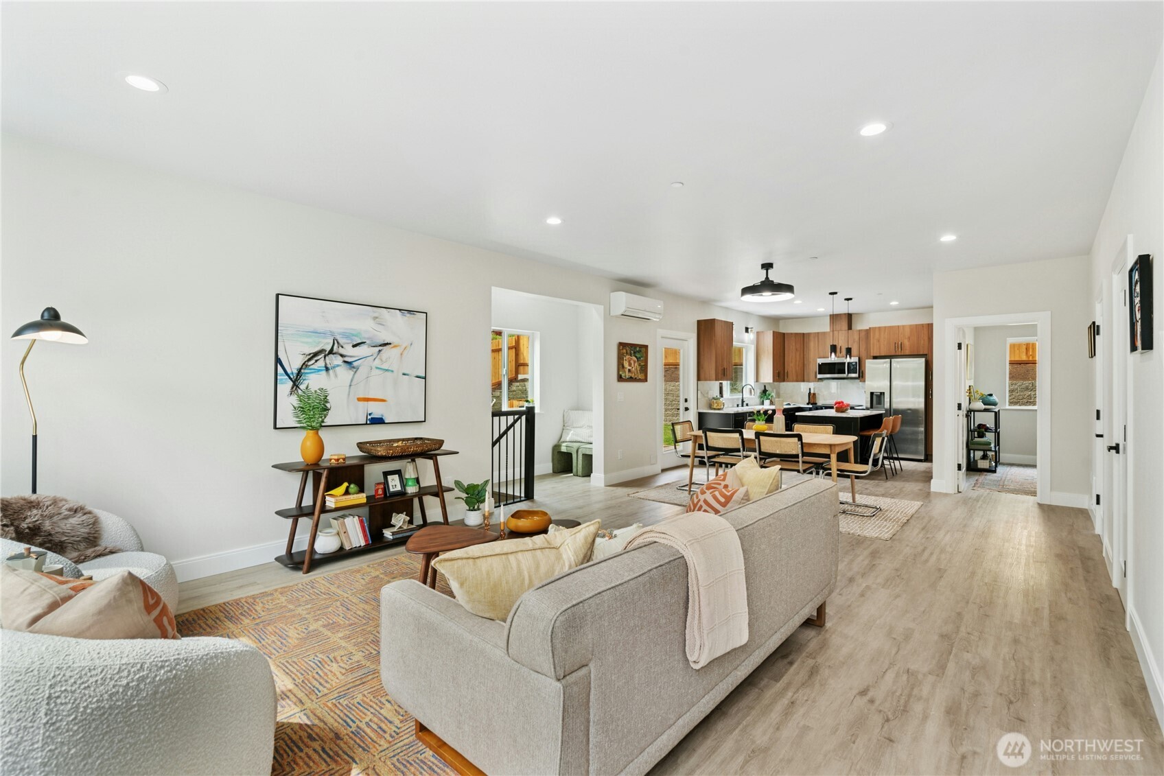 Everett, Washington, 98208, United States, 4 Bedrooms Bedrooms, ,2 BathroomsBathrooms,Residential,For Sale,1827373