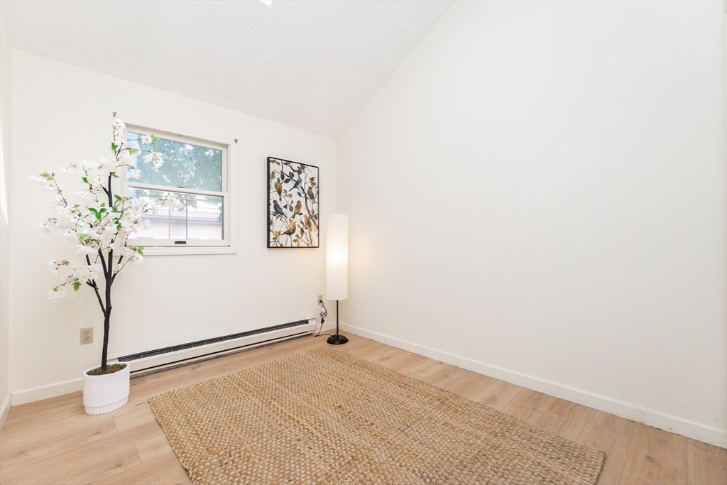 Wakefield, Massachusetts, 01880, United States, 4 Bedrooms Bedrooms, ,2 BathroomsBathrooms,Residential,For Sale,1976836