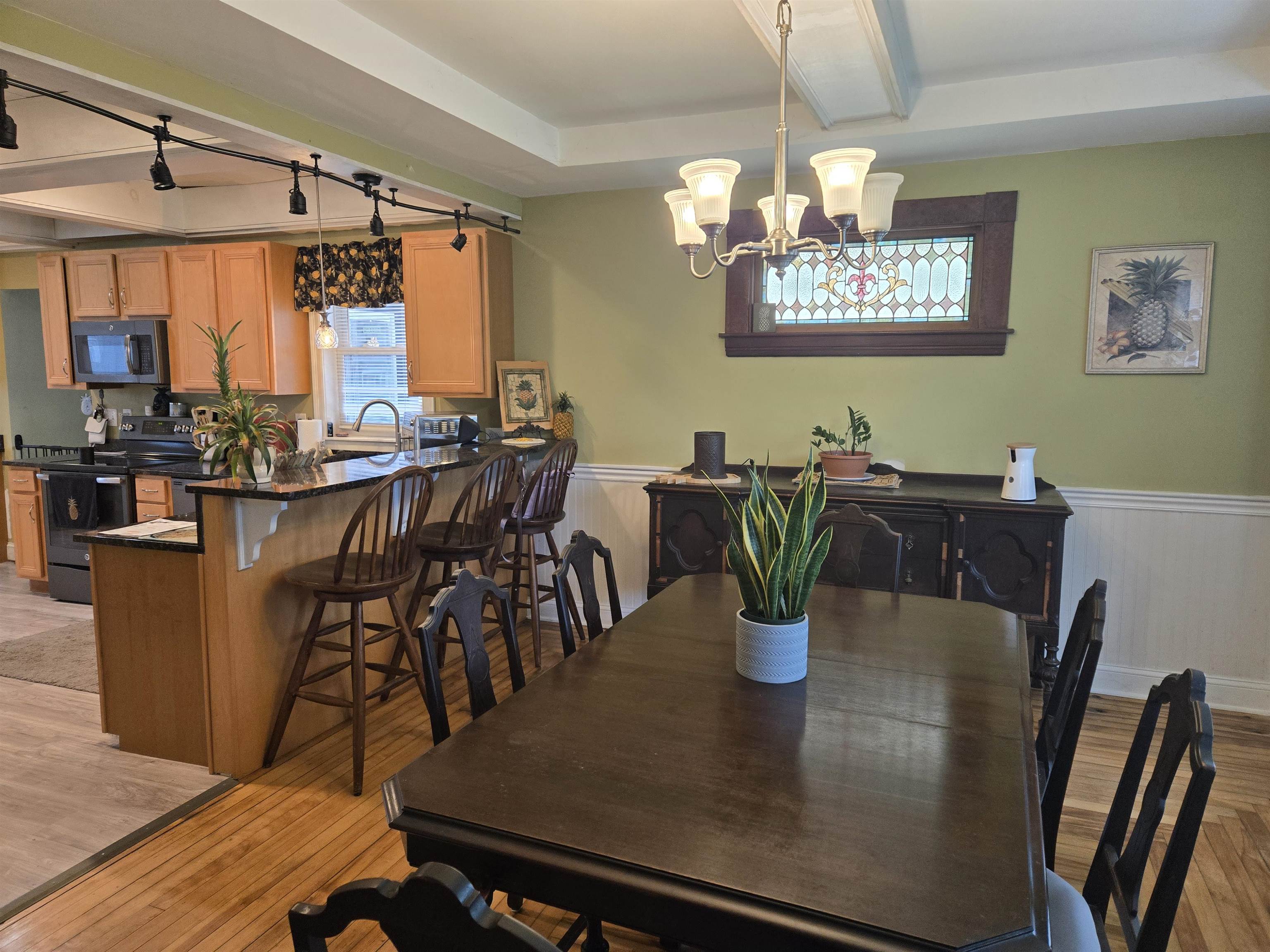 Manchester, New Hampshire, 03104, United States, 3 Bedrooms Bedrooms, ,3 BathroomsBathrooms,Residential,For Sale,1896803