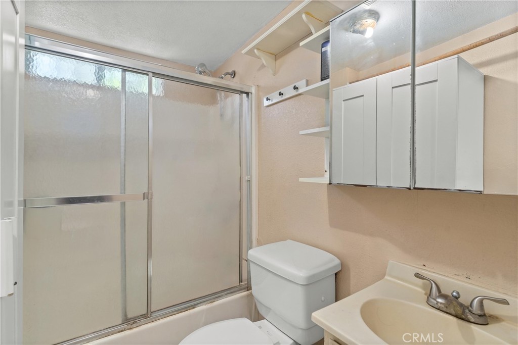 Los Angeles, California, 90033, United States, 4 Bedrooms Bedrooms, ,3 BathroomsBathrooms,Residential,For Sale,1834728
