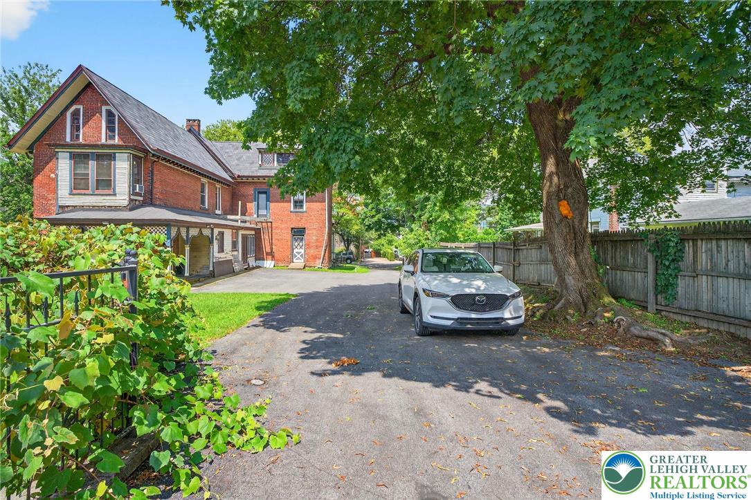 Jim Thorpe Boro, Pennsylvania, 18229, United States, 7 Bedrooms Bedrooms, ,3 BathroomsBathrooms,Residential,For Sale,1903669