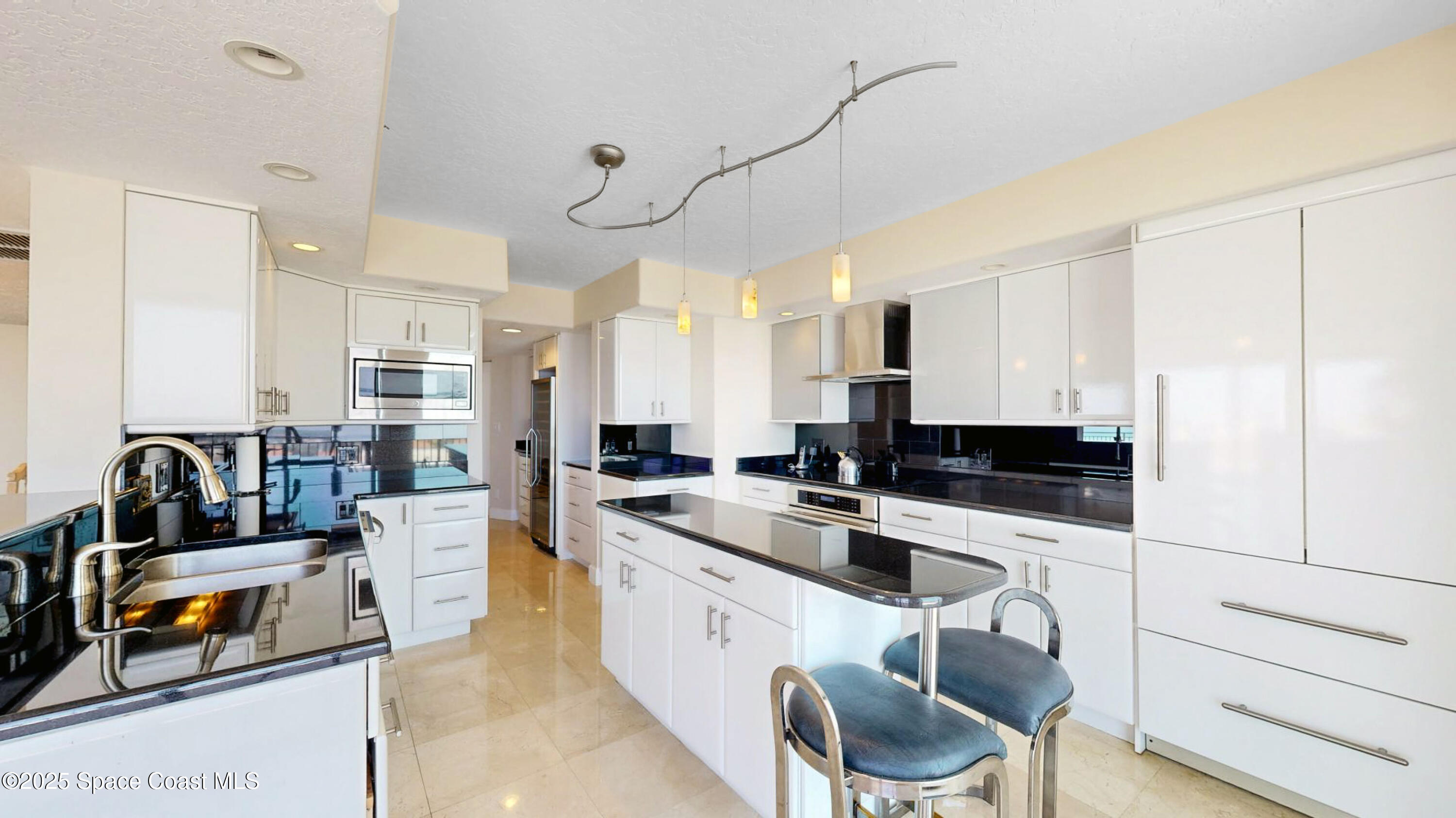 Cocoa Beach, Florida, 32931, United States, 2 Bedrooms Bedrooms, ,2 BathroomsBathrooms,Residential,For Sale,1991953